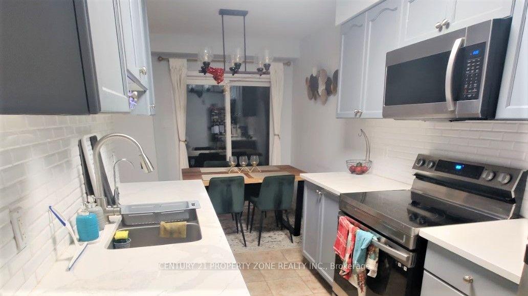 Photo 7 of Unit 18, 104 Frances Avenue, Hamilton, Lakeshore — HOMEH