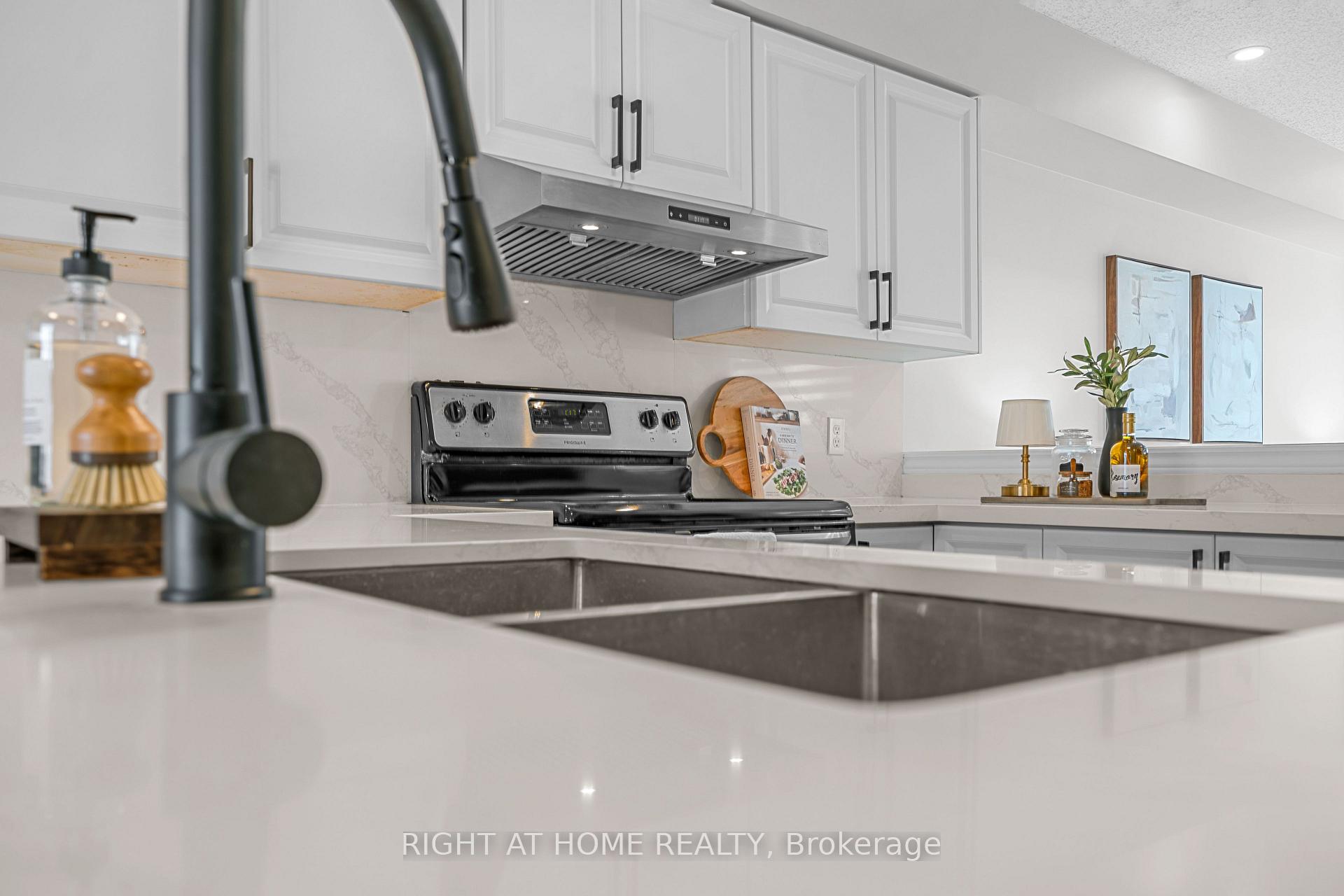Photo 10 of Unit 31, 600 Sarnia Road, London, North I — HOMEH