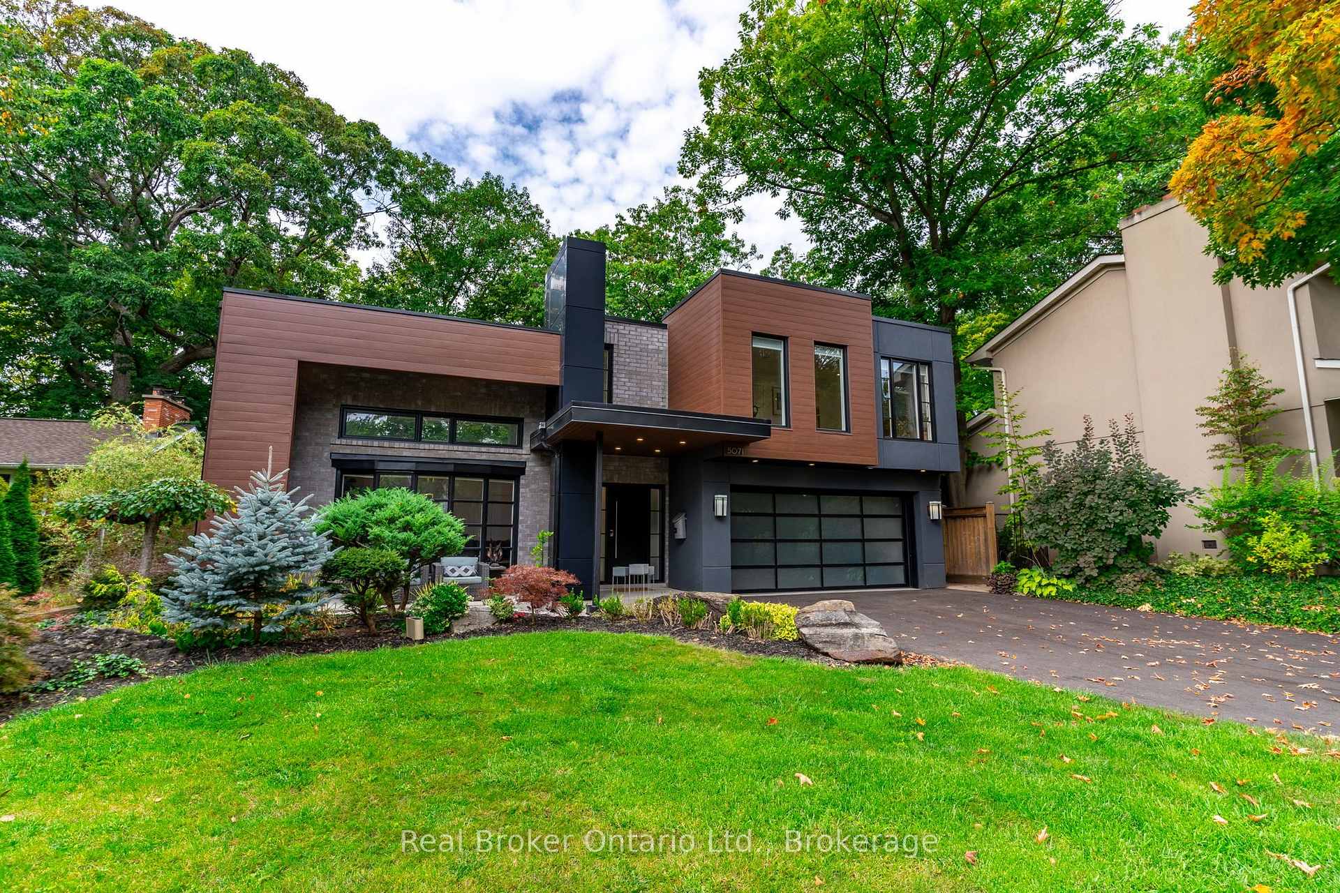 Photo 2 of 5071 Spruce Avenue, Burlington, Appleby — HOMEH
