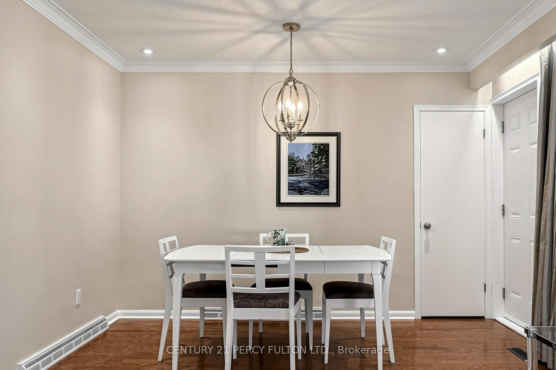Photo 7 of 8 Wallbridge Court, North York, Willowdale West — HOMEH