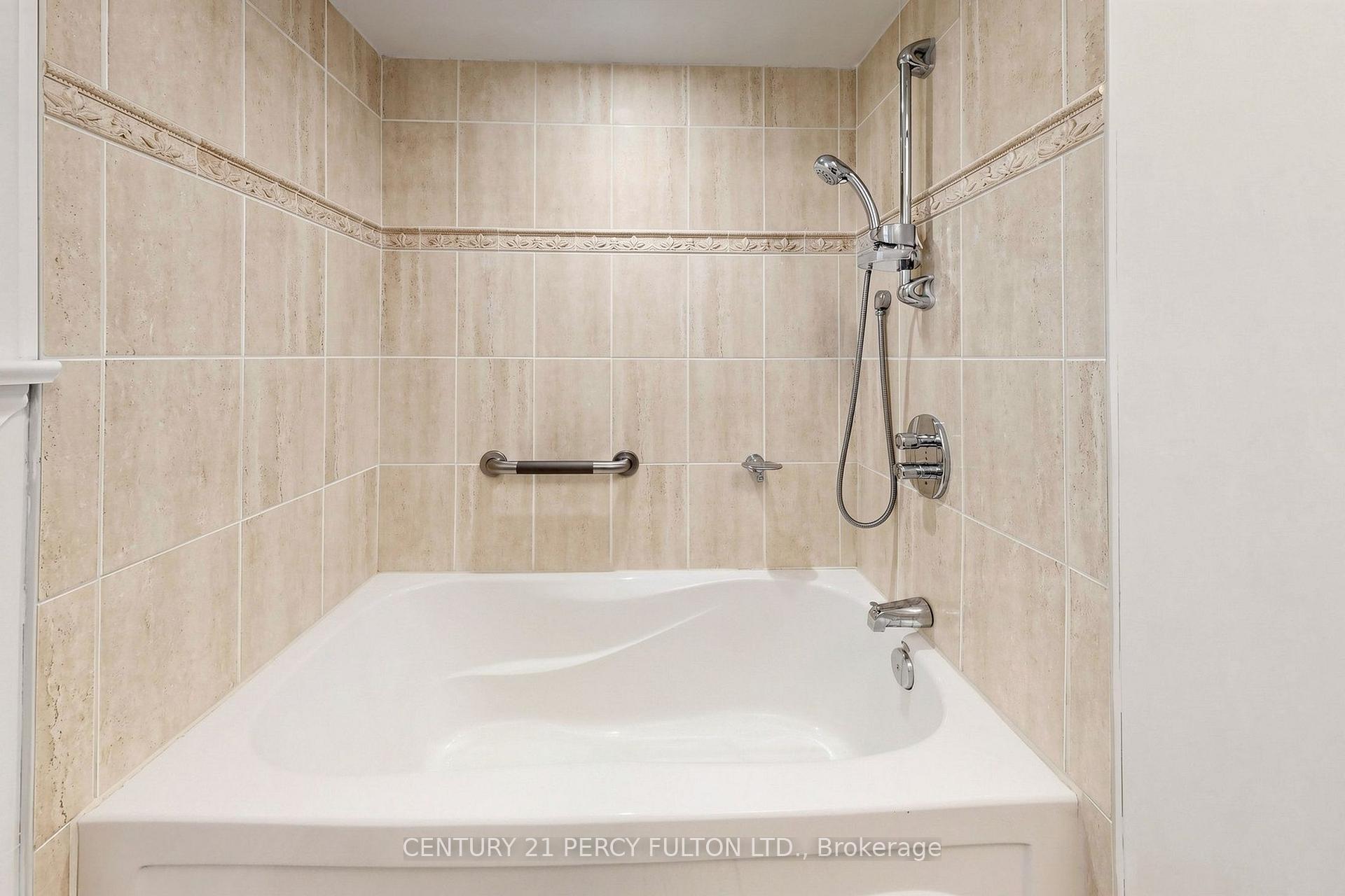 Photo 17 of 8 Wallbridge Court, North York, Willowdale West — HOMEH