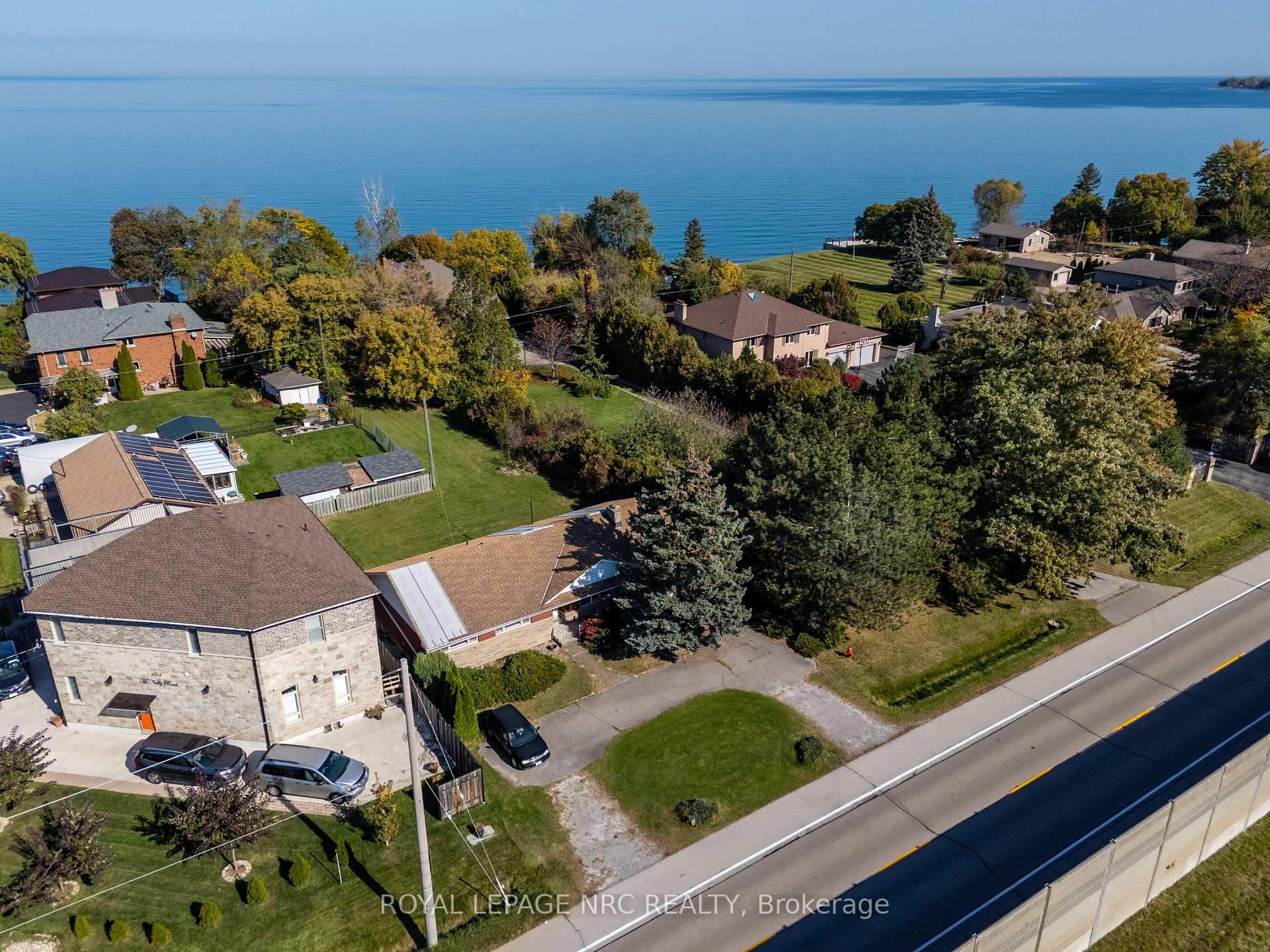 Photo 5 of 1023 North Service Road, Hamilton, Lakeshore — HOMEH
