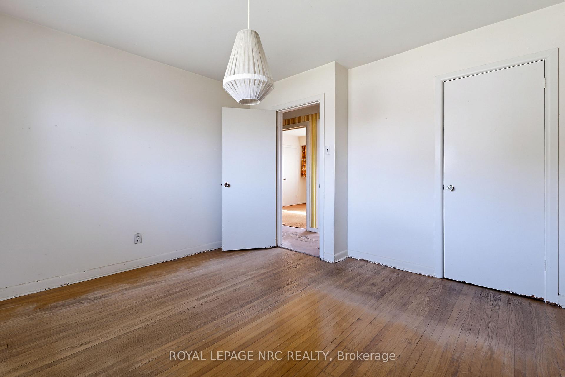 Photo 22 of 1023 North Service Road, Hamilton, Lakeshore — HOMEH