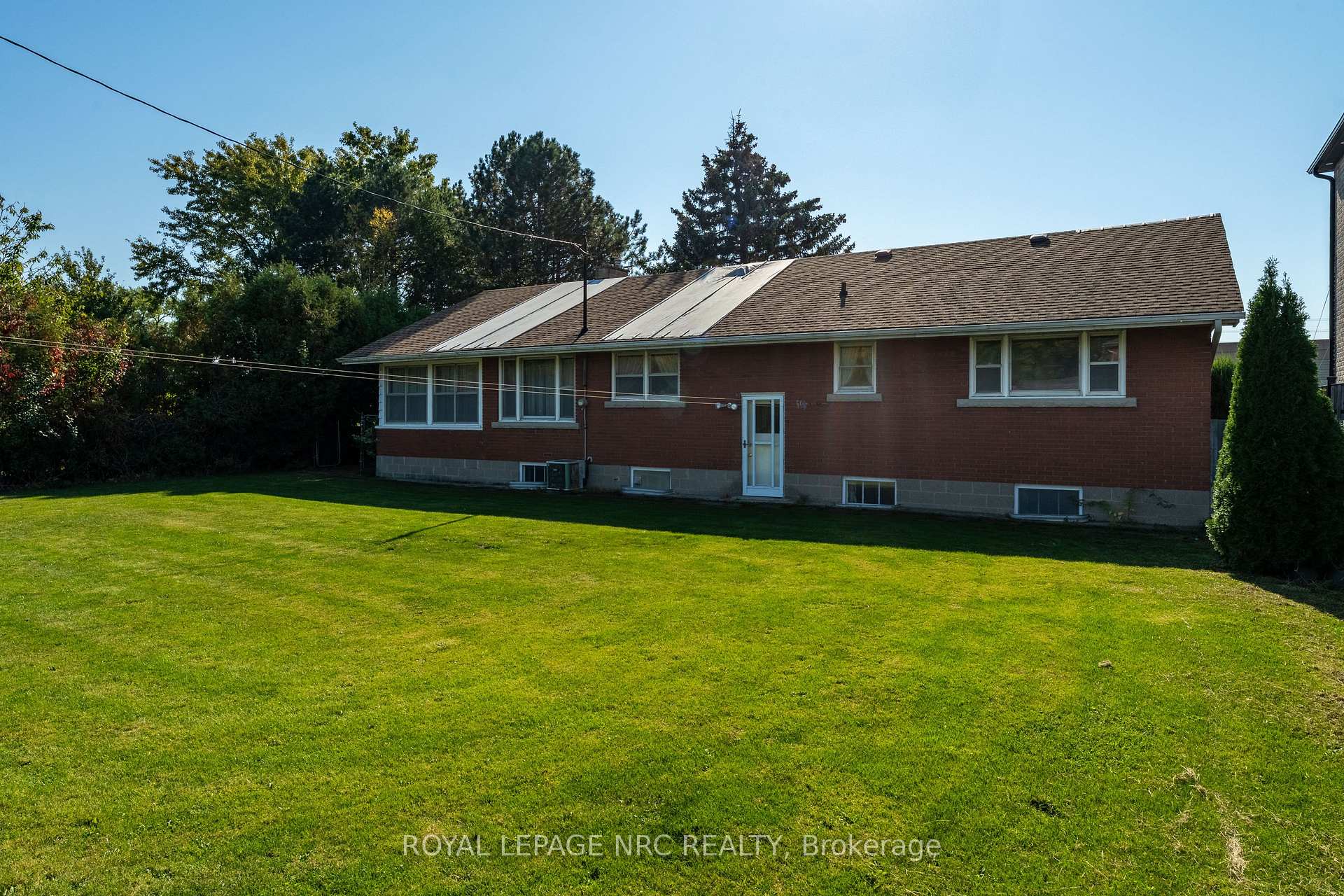 Photo 29 of 1023 North Service Road, Hamilton, Lakeshore — HOMEH