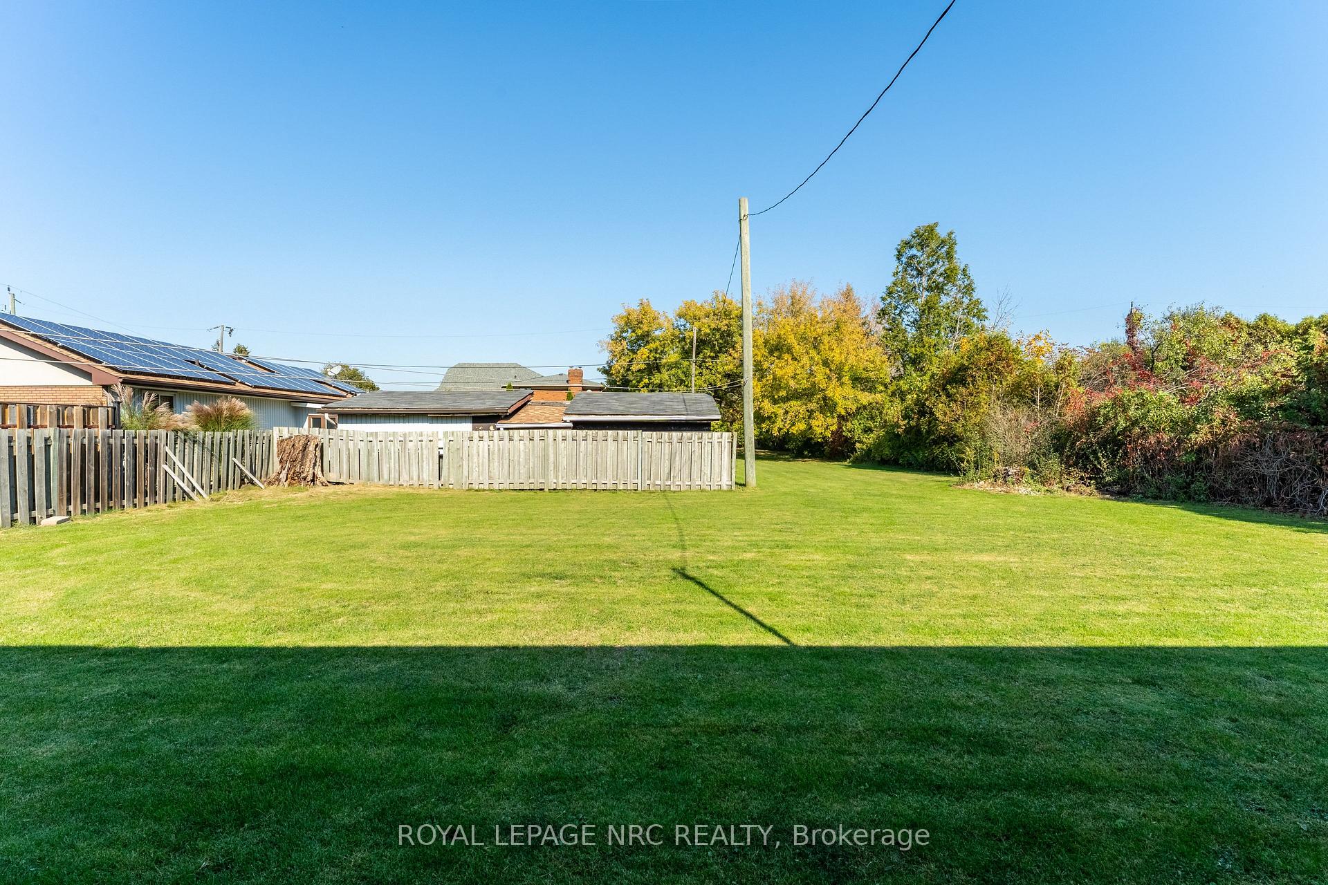Photo 31 of 1023 North Service Road, Hamilton, Lakeshore — HOMEH