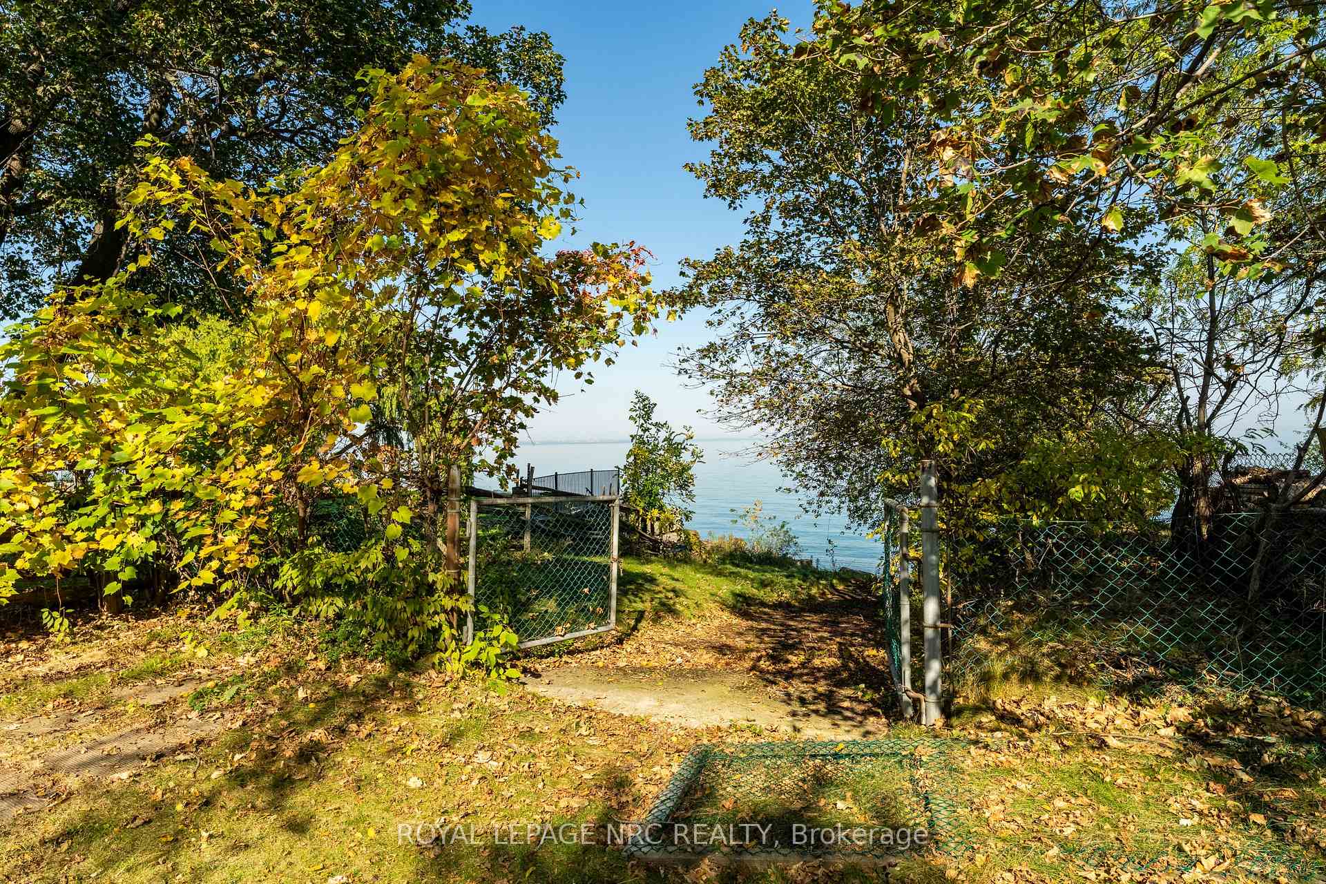 Photo 34 of 1023 North Service Road, Hamilton, Lakeshore — HOMEH