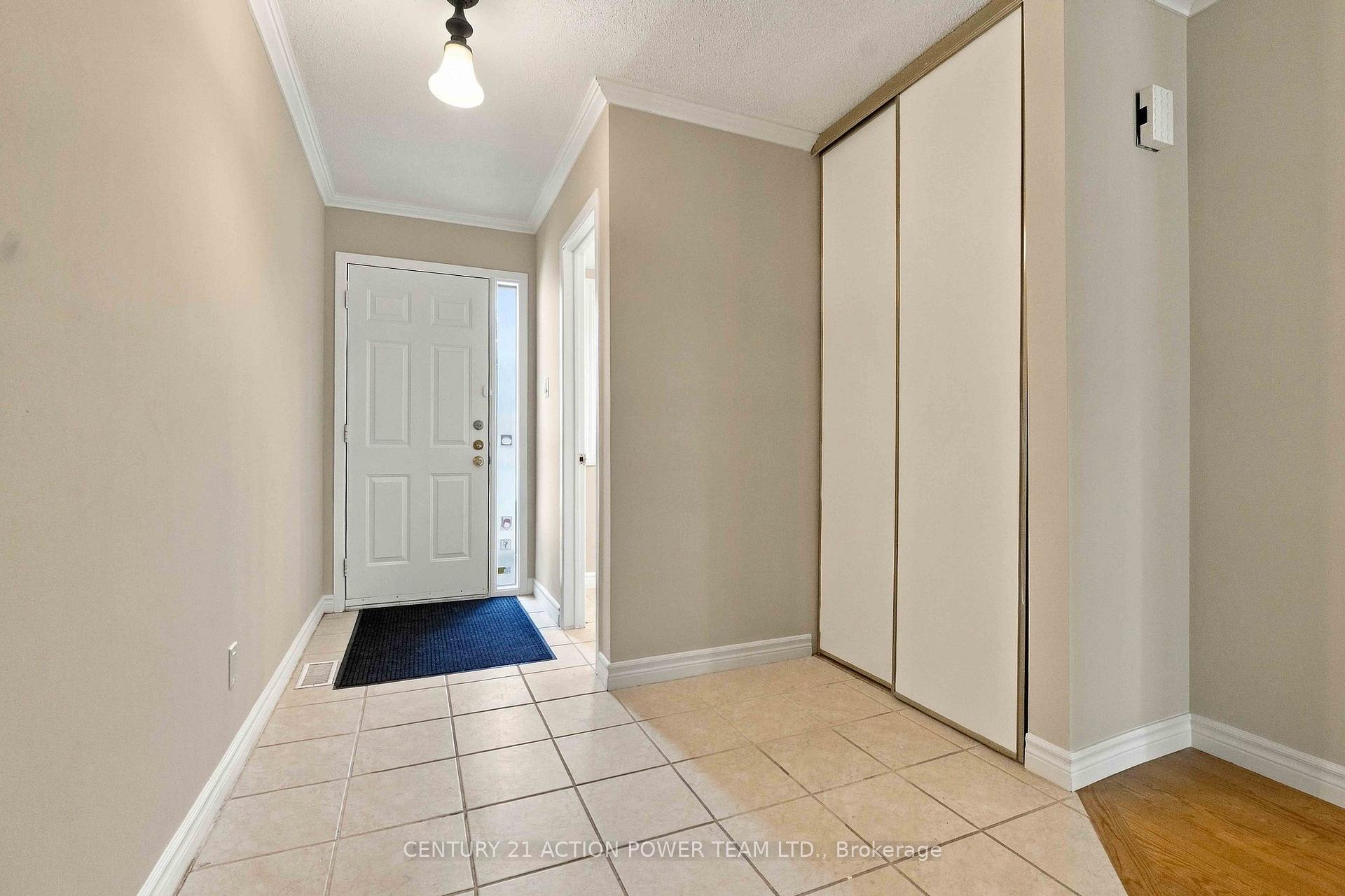 Photo 4 of 605 Latour Crescent, Ottawa, Fallingbrook/Gardenway South — HOMEH