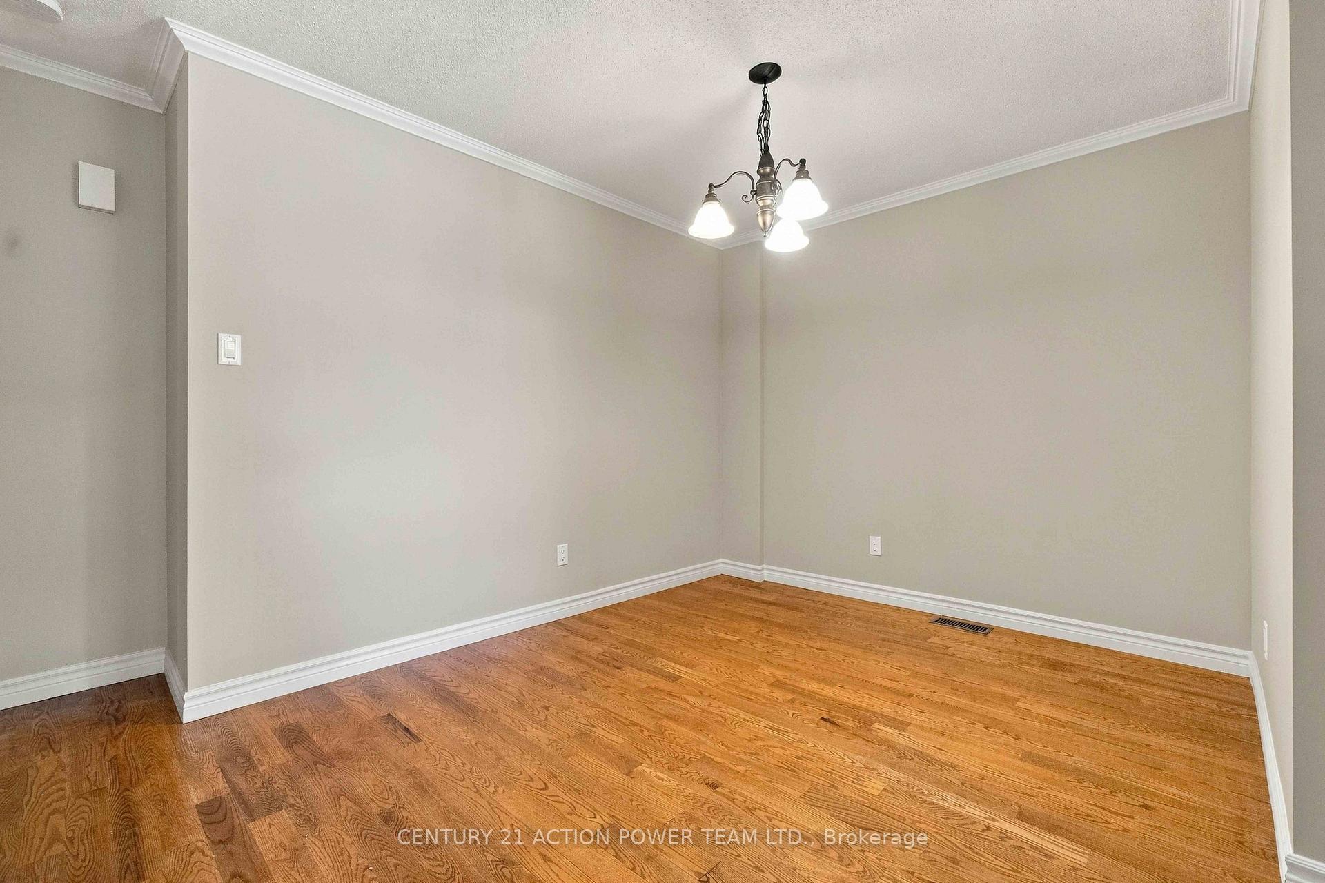 Photo 7 of 605 Latour Crescent, Ottawa, Fallingbrook/Gardenway South — HOMEH