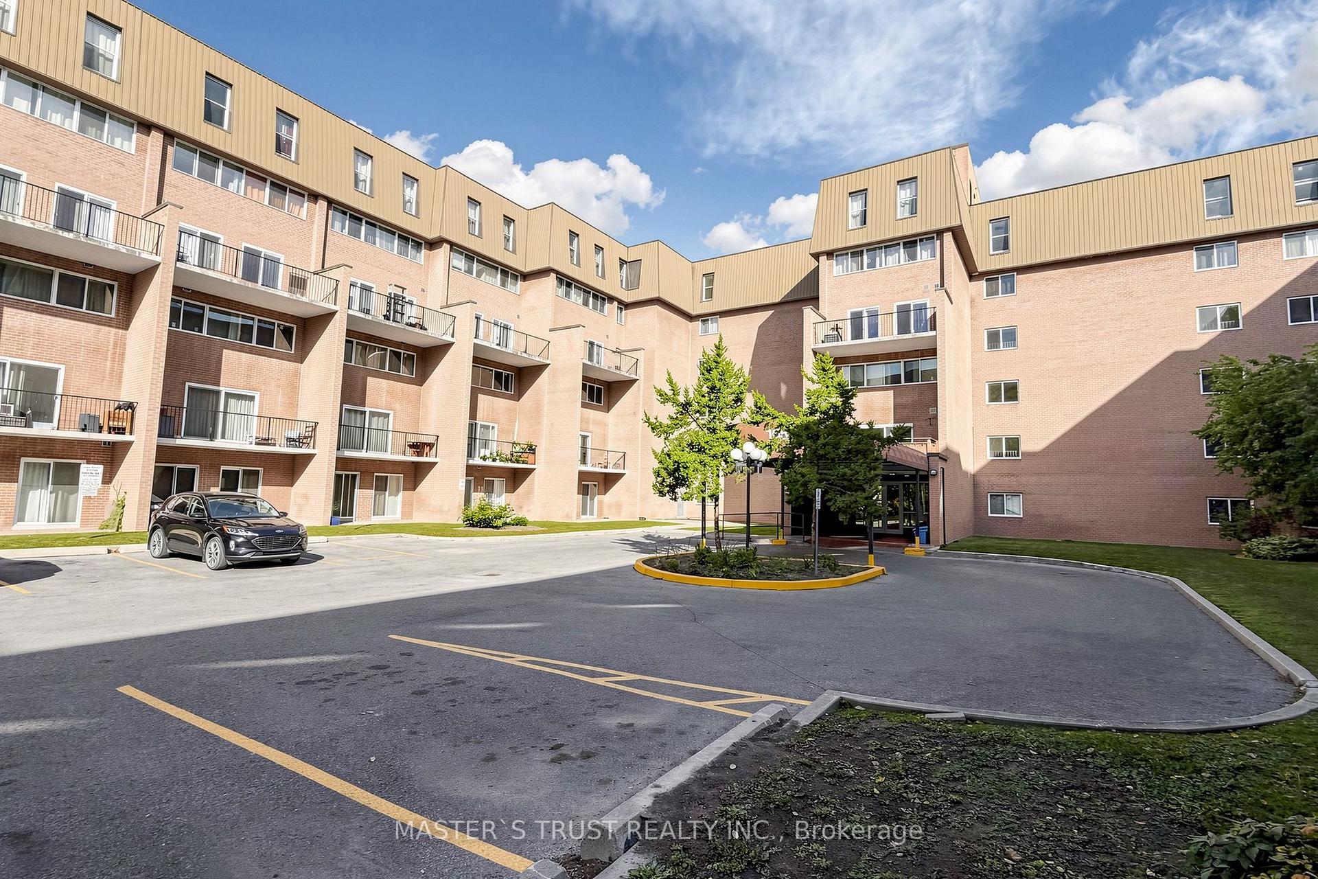 Photo 4 of Unit 229, 165 Cherokee Boulevard, North York, Pleasant View — HOMEH