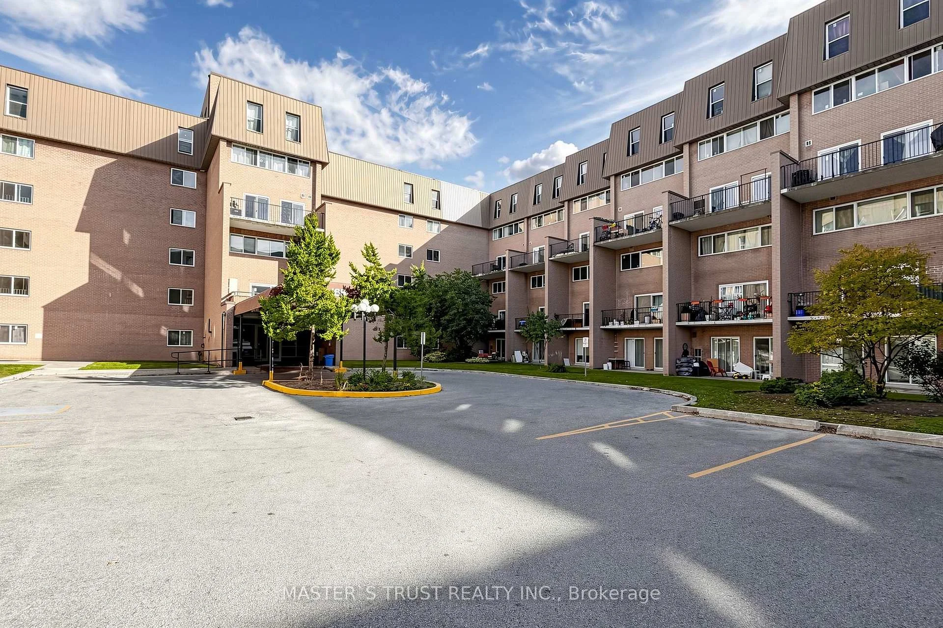 Photo 5 of Unit 229, 165 Cherokee Boulevard, North York, Pleasant View — HOMEH