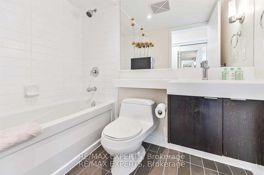 Photo 14 of Unit 4801, 25 Telegram Mews, Toronto, Waterfront Communities — HOMEH