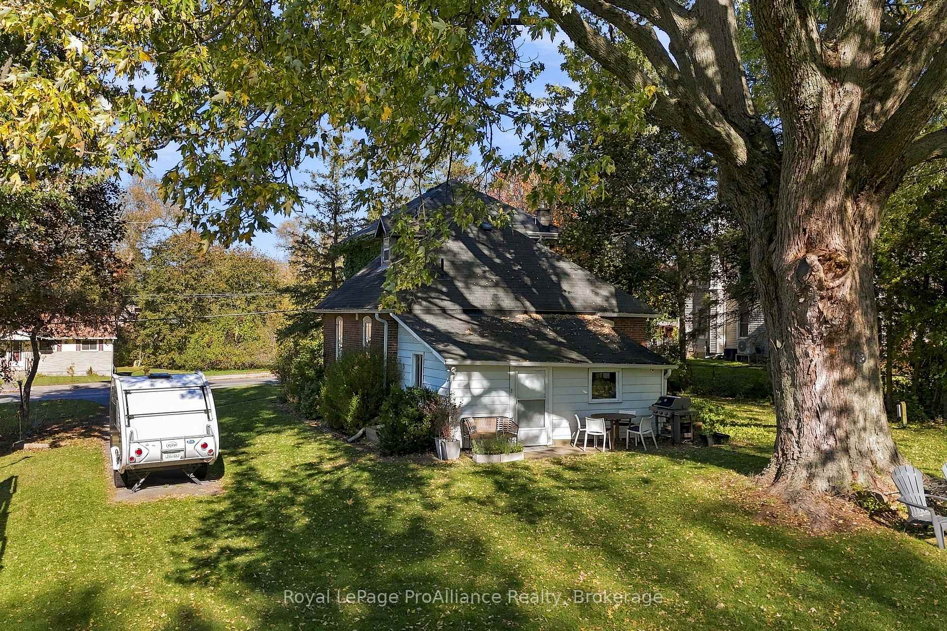 Photo 34 of 87 Bloomfield Main Street, Prince Edward County, Bloomfield Ward — HOMEH