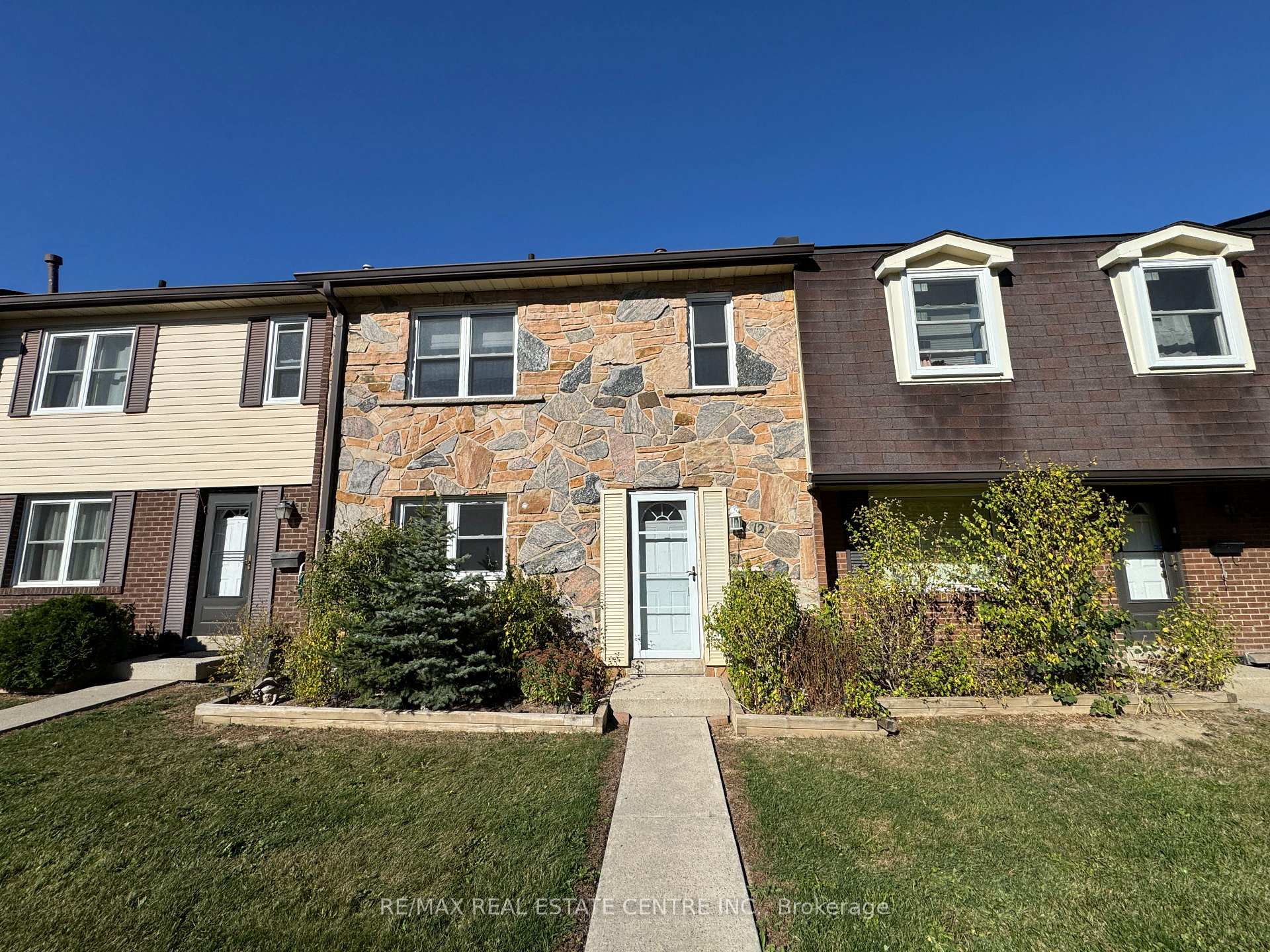 Photo of Unit 12, 2825 Gananoque Drive