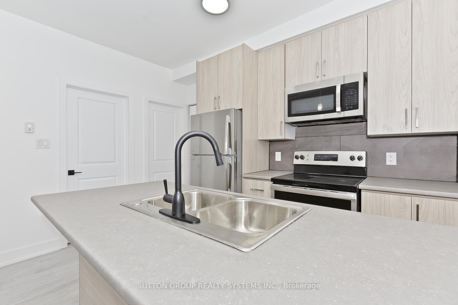 Photo 3 of 78 Albert Street, St. Catharines, Downtown — HOMEH