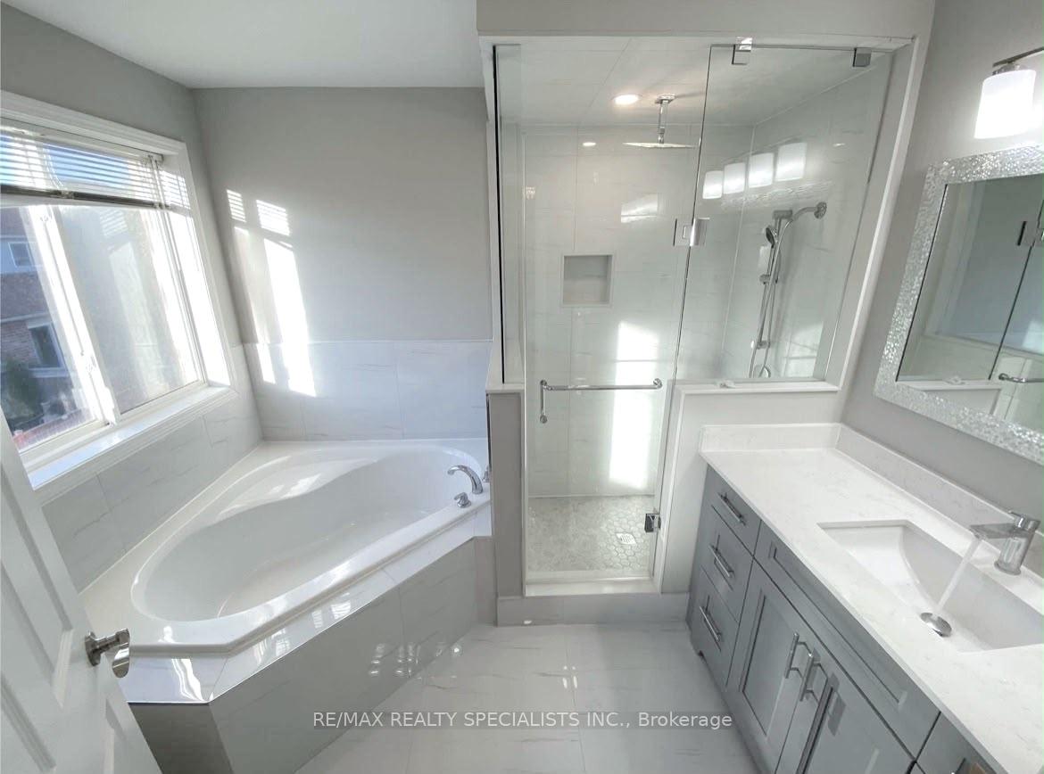 Photo 7 of Unit Upper, 1061 Clark Boulevard, Milton, Beaty — HOMEH