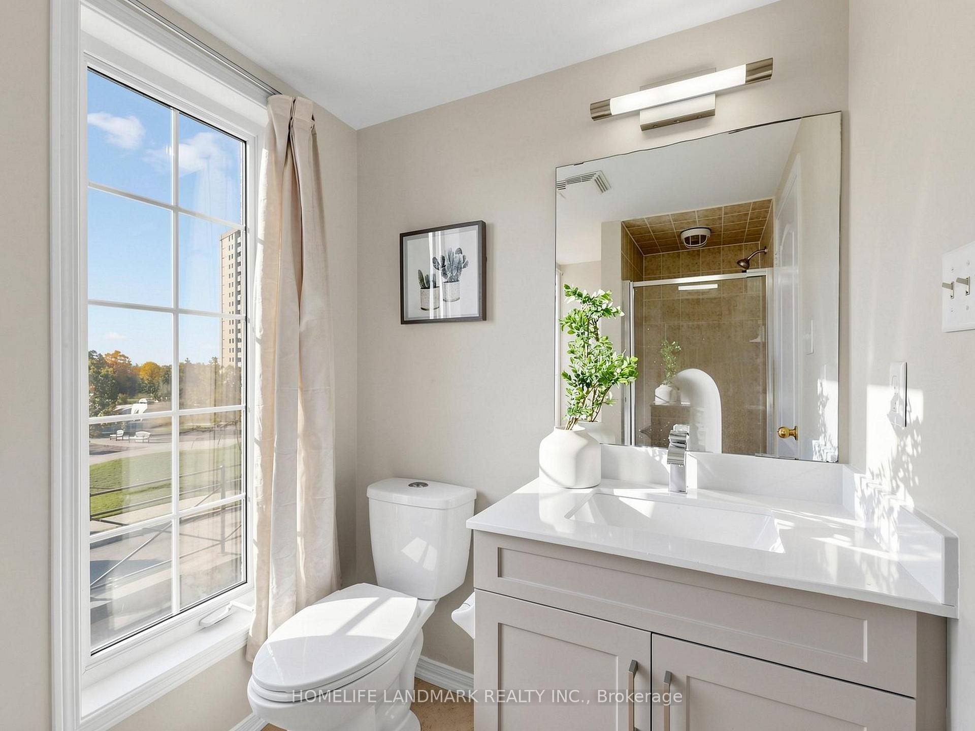 Photo 23 of 60 Delabo Drive, North York, York University Heights — HOMEH