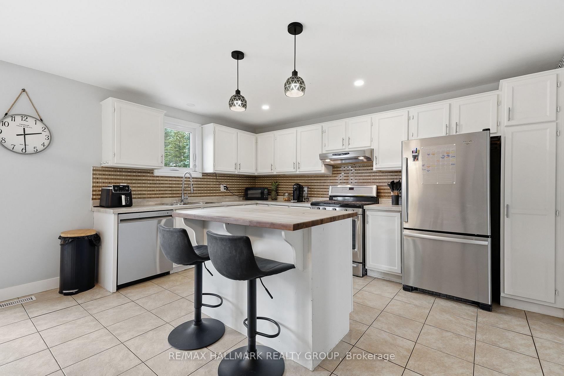 Photo 11 of 1236 St Albert Road, Russell, Embrun — HOMEH