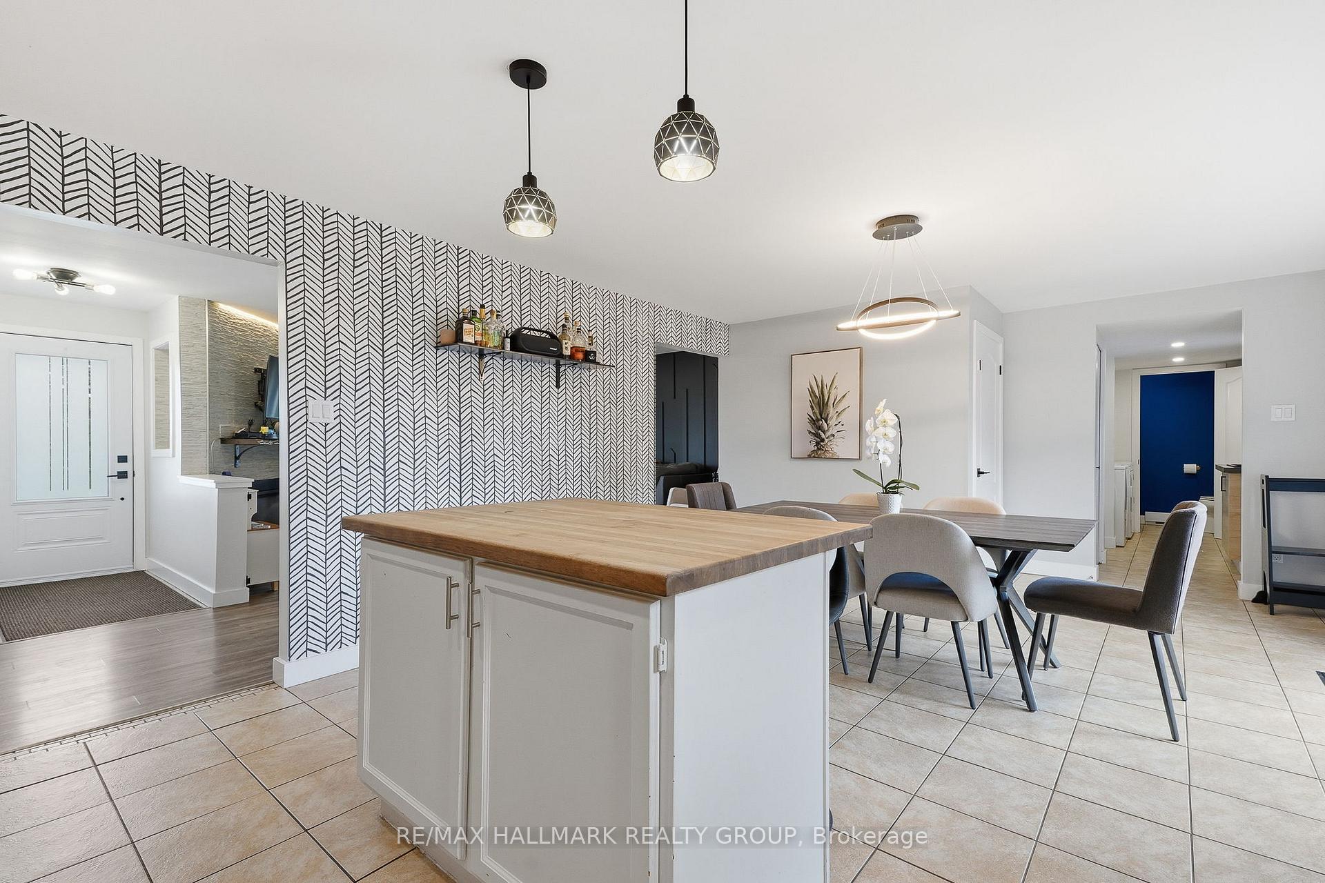 Photo 13 of 1236 St Albert Road, Russell, Embrun — HOMEH
