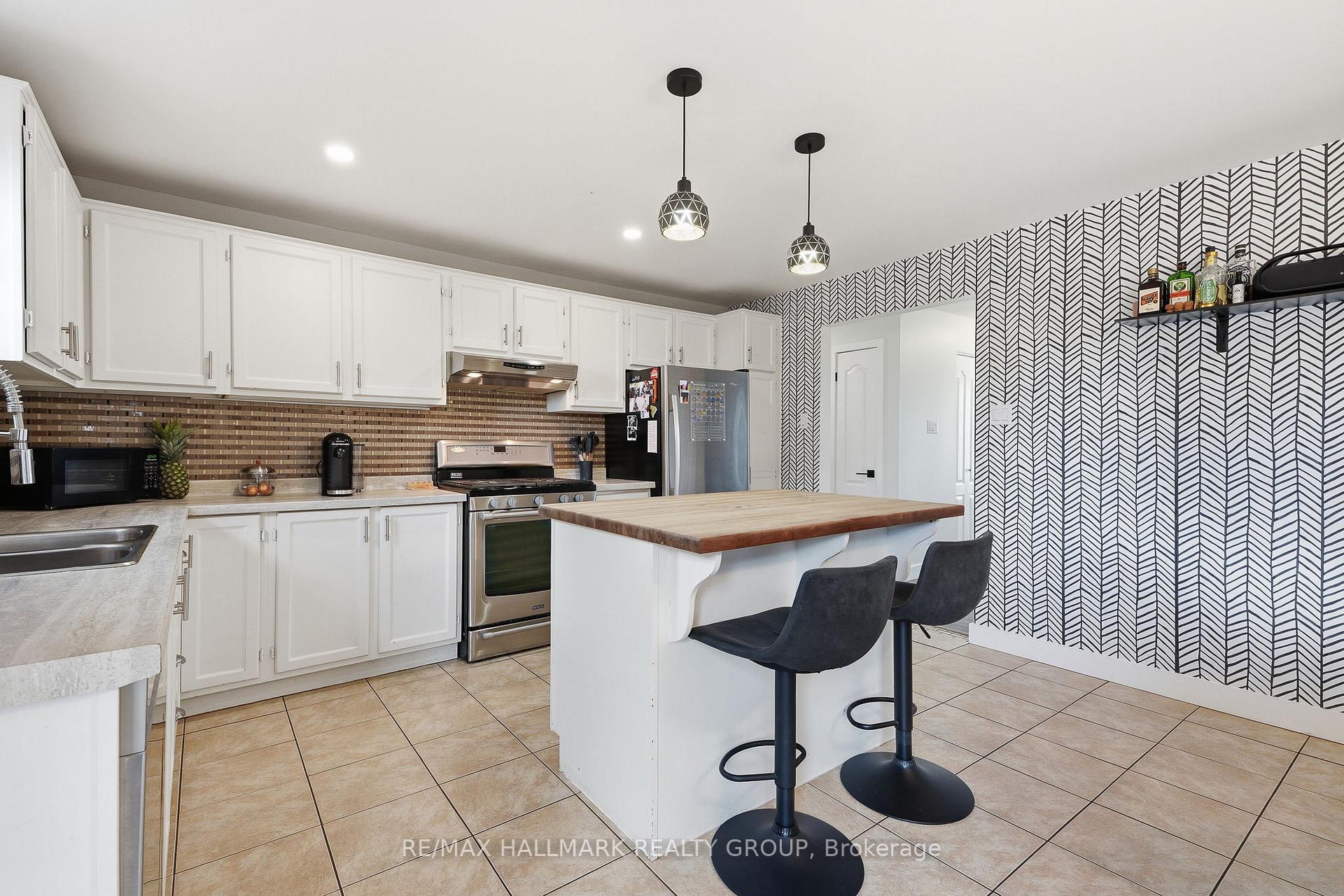 Photo 17 of 1236 St Albert Road, Russell, Embrun — HOMEH