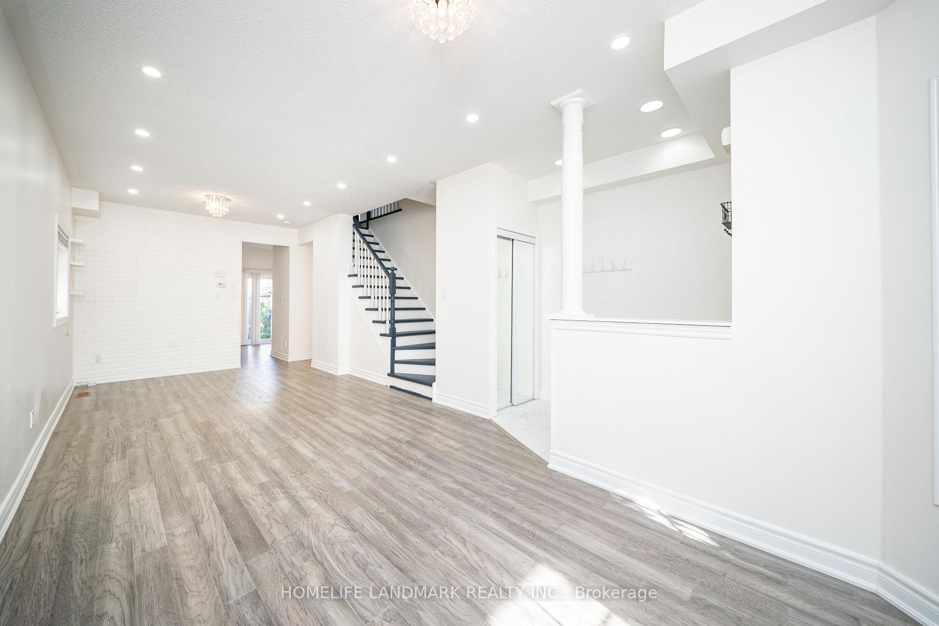 Photo 8 of 33 Titan Drive, Hamilton, Stoney Creek — HOMEH