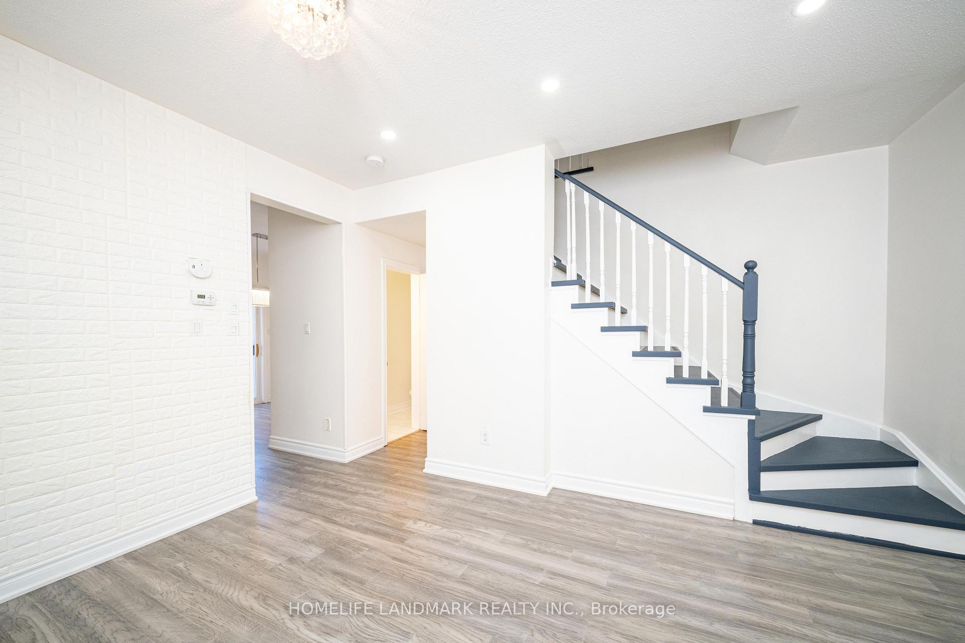 Photo 10 of 33 Titan Drive, Hamilton, Stoney Creek — HOMEH