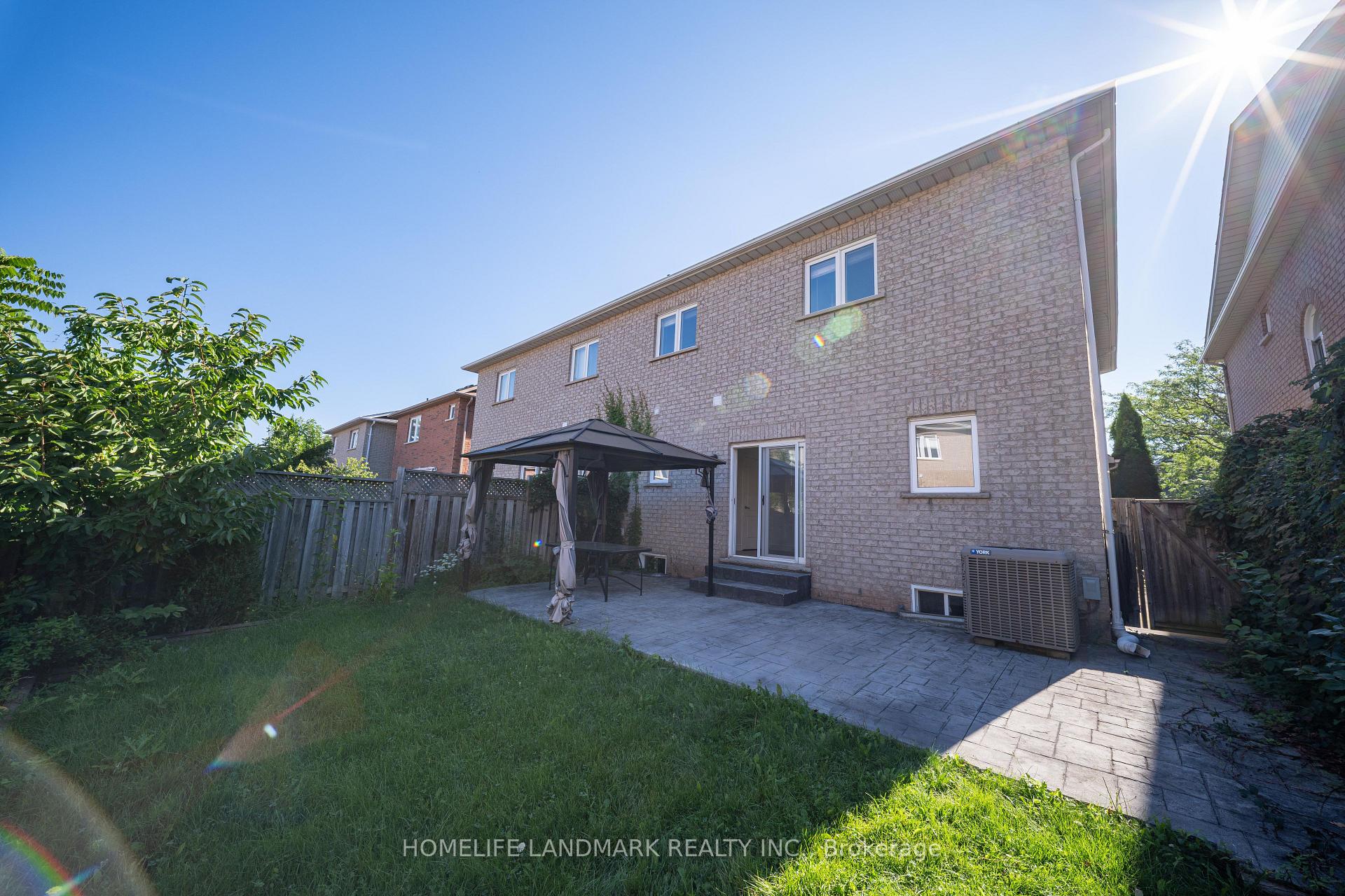 Photo 18 of 33 Titan Drive, Hamilton, Stoney Creek — HOMEH