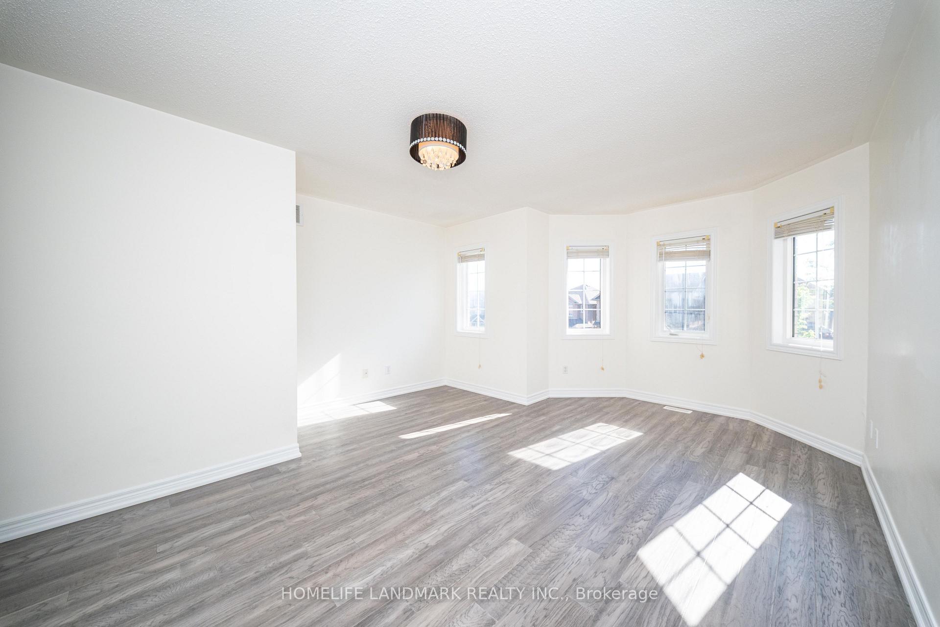 Photo 24 of 33 Titan Drive, Hamilton, Stoney Creek — HOMEH
