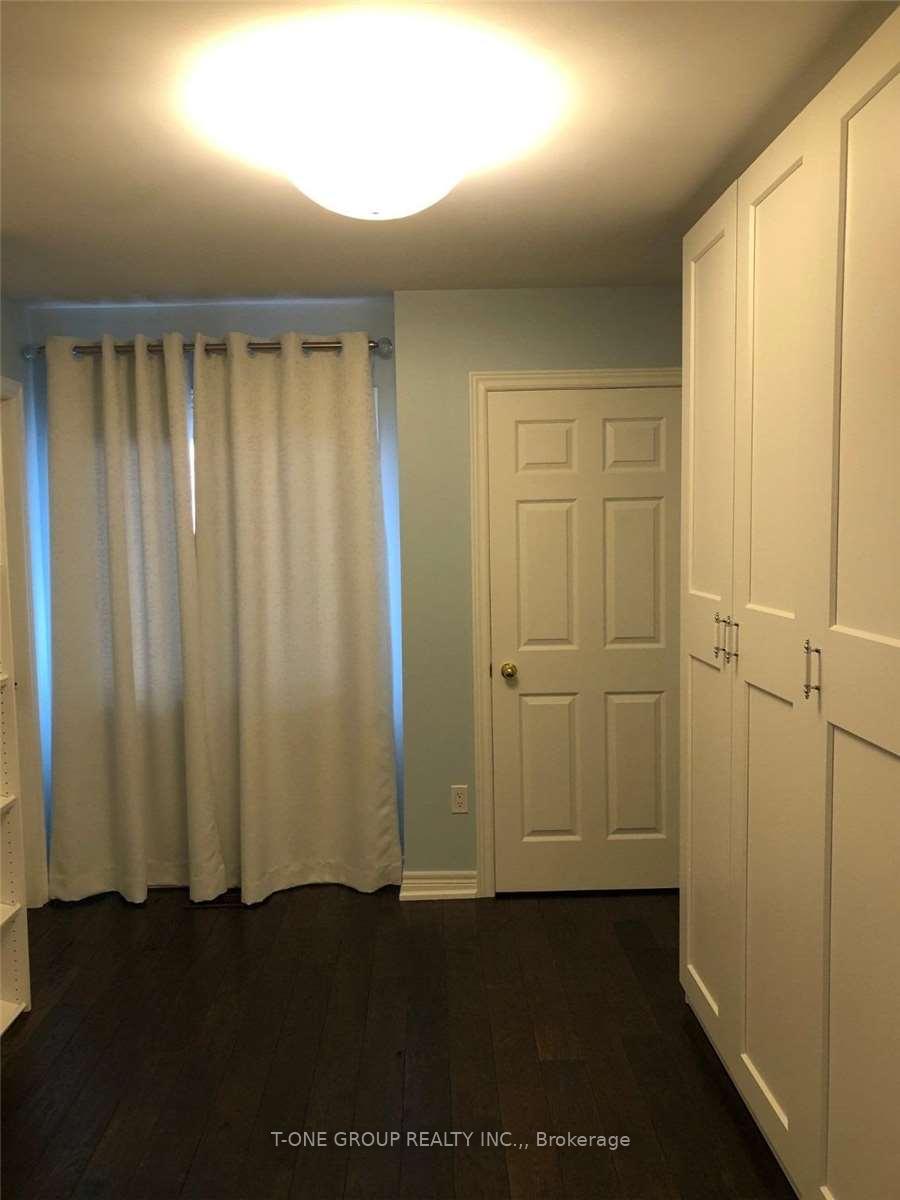 Photo 9 of 24 Alpaca Drive, Richmond Hill, Jefferson — HOMEH