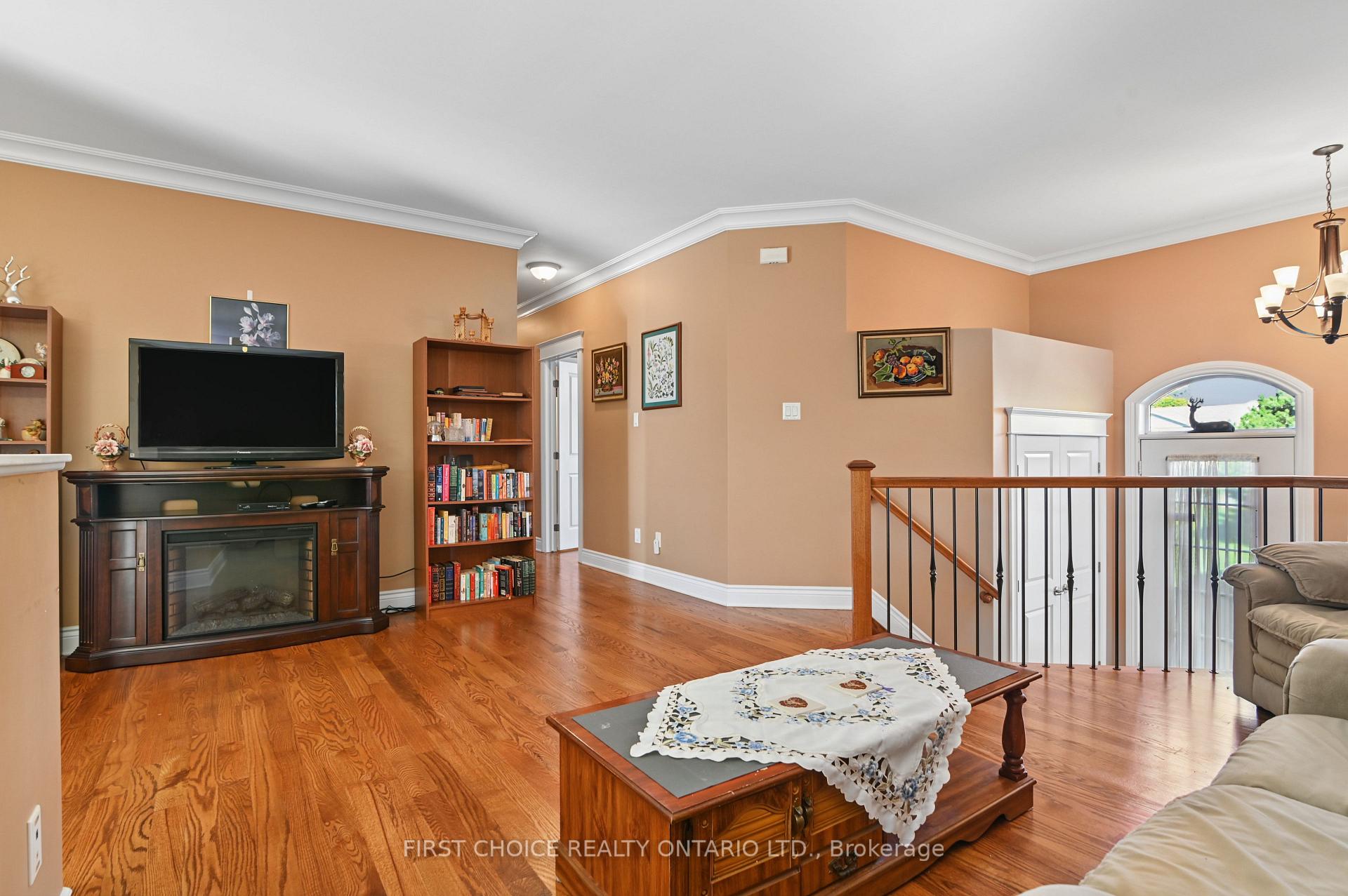 Photo 7 of 6391 Blossom Trail Drive, Ottawa, Greely — HOMEH
