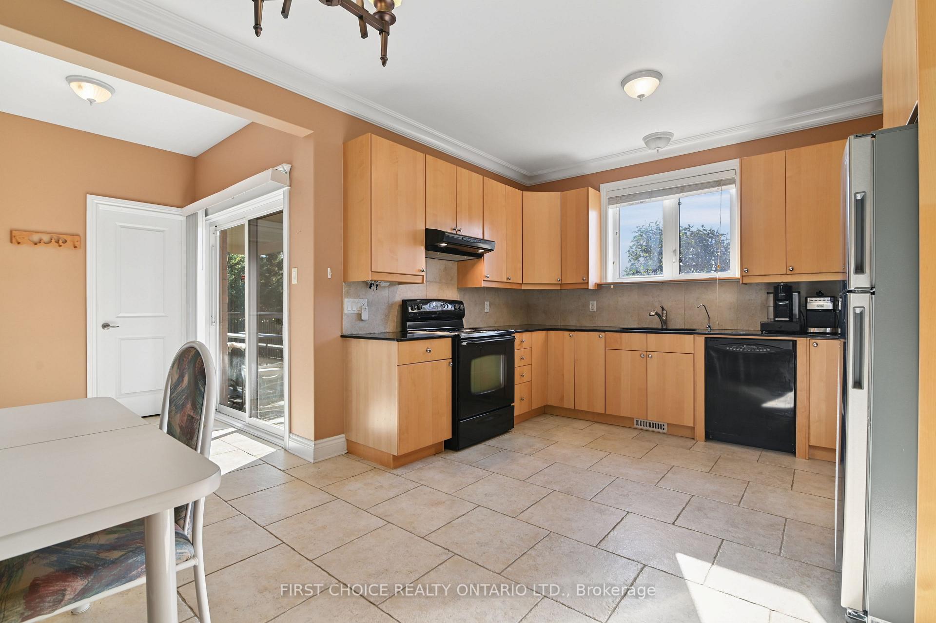 Photo 9 of 6391 Blossom Trail Drive, Ottawa, Greely — HOMEH