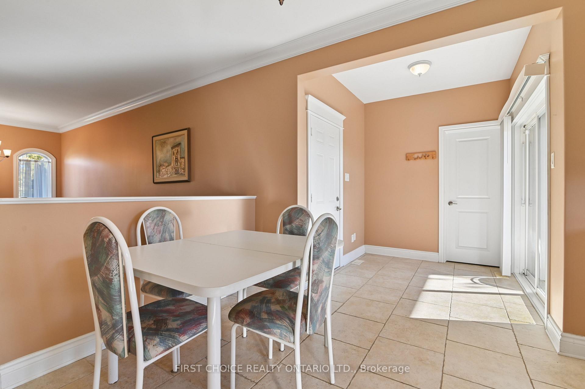 Photo 13 of 6391 Blossom Trail Drive, Ottawa, Greely — HOMEH
