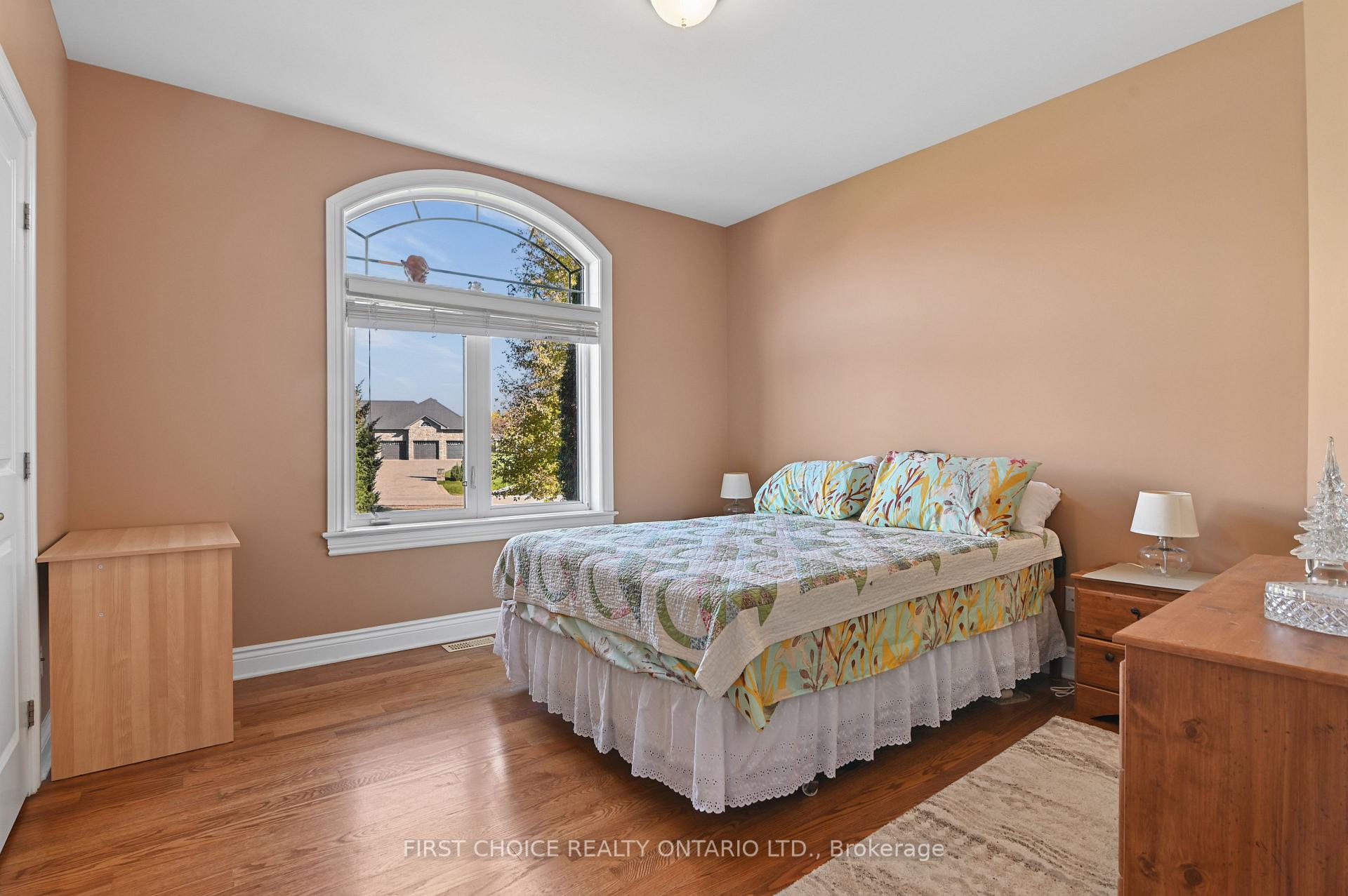 Photo 16 of 6391 Blossom Trail Drive, Ottawa, Greely — HOMEH