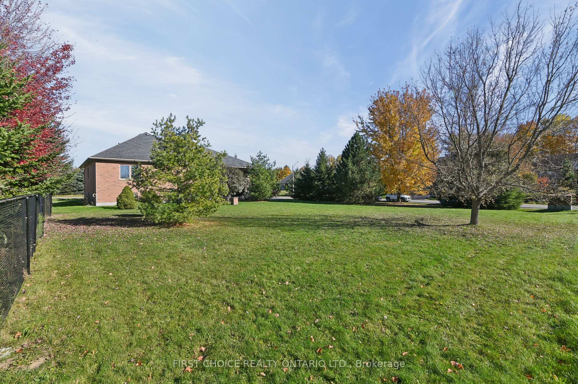 Photo 37 of 6391 Blossom Trail Drive, Ottawa, Greely — HOMEH