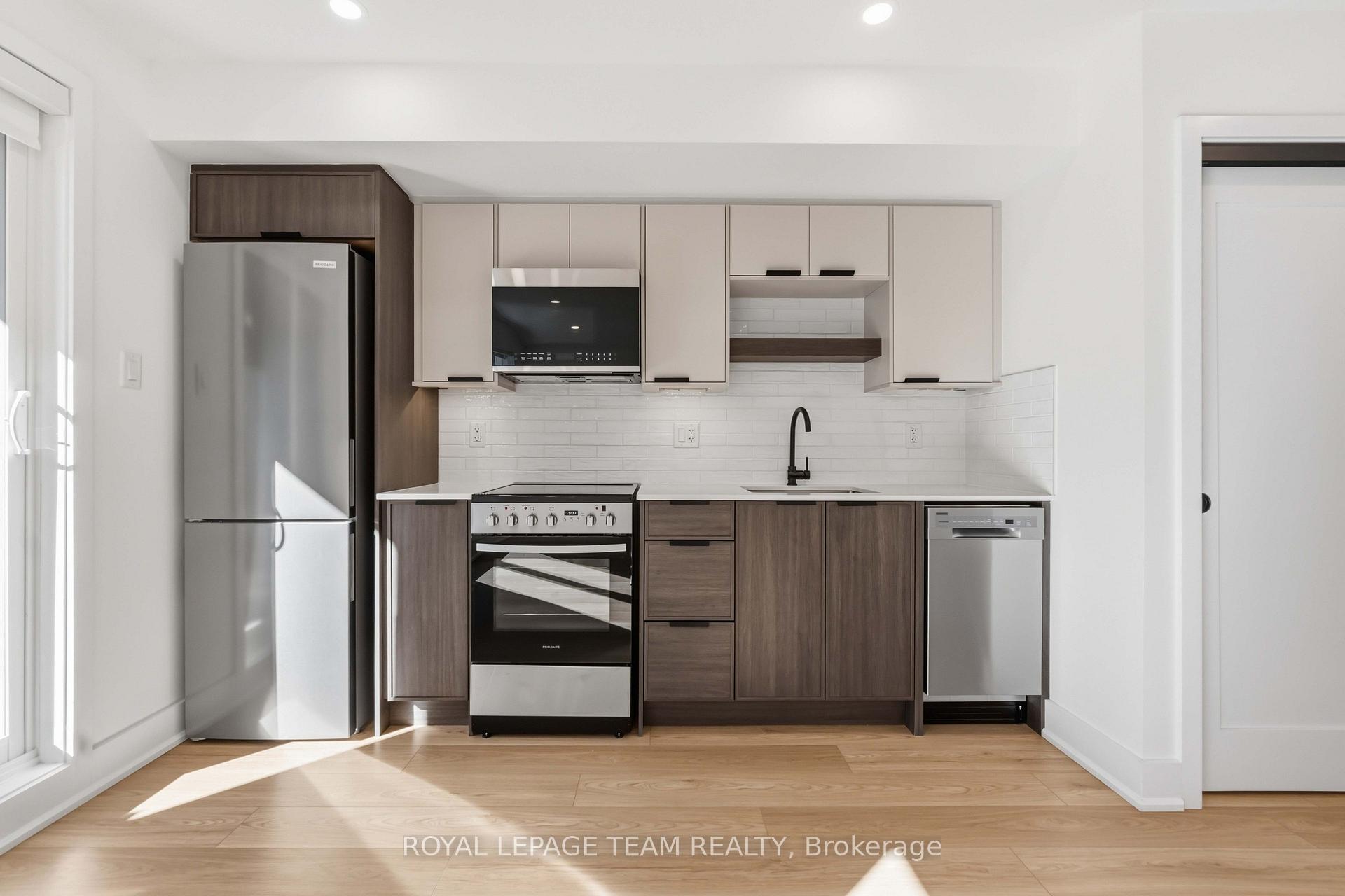 Photo 10 of Unit 8, 100 Hamilton Avenue N, Ottawa, Ottawa West — HOMEH