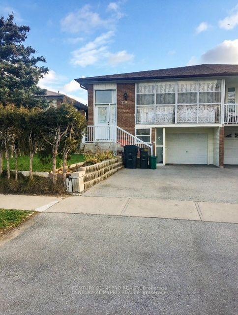 Photo of Unit upstairs, 210 Shawnee Circle