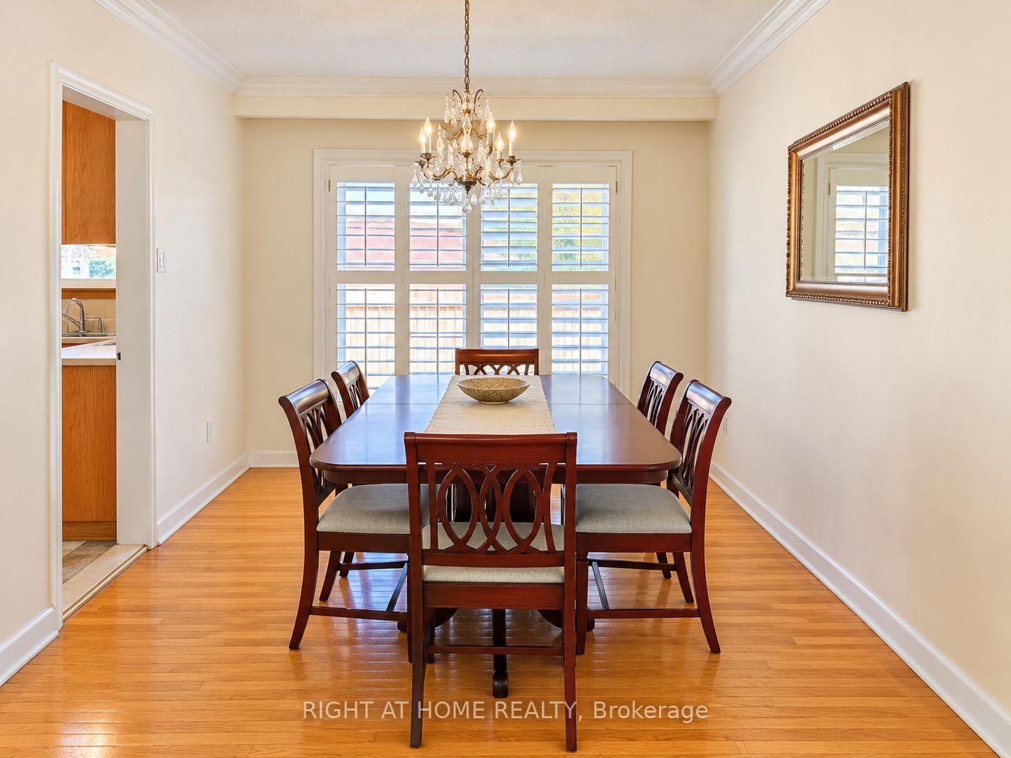 Photo 3 of 5 Renault Crescent, Etobicoke, Humber Heights — HOMEH