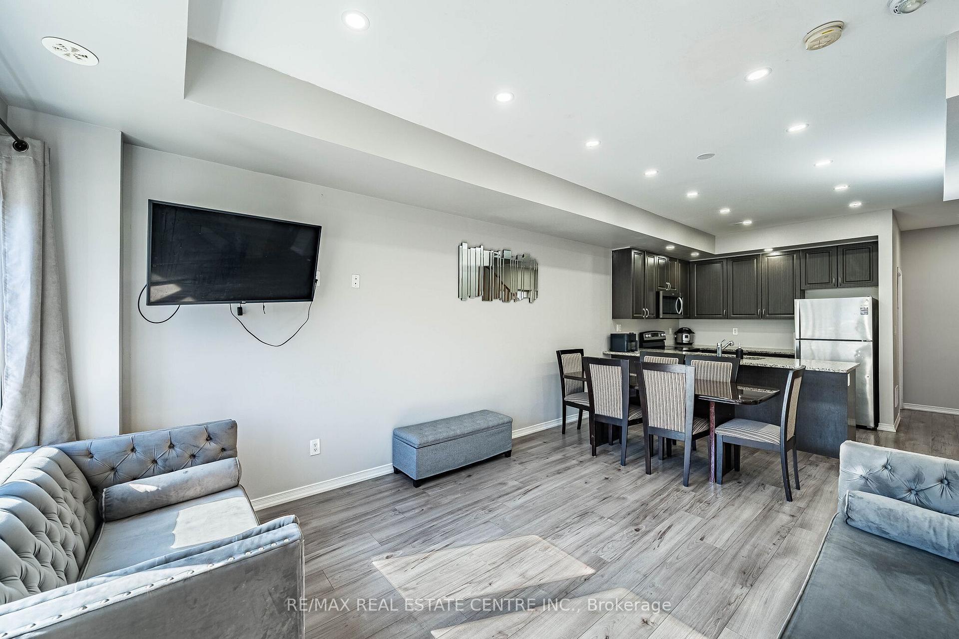 Photo 7 of Unit 95, 91 Danzatore Path, Oshawa, Windfields — HOMEH