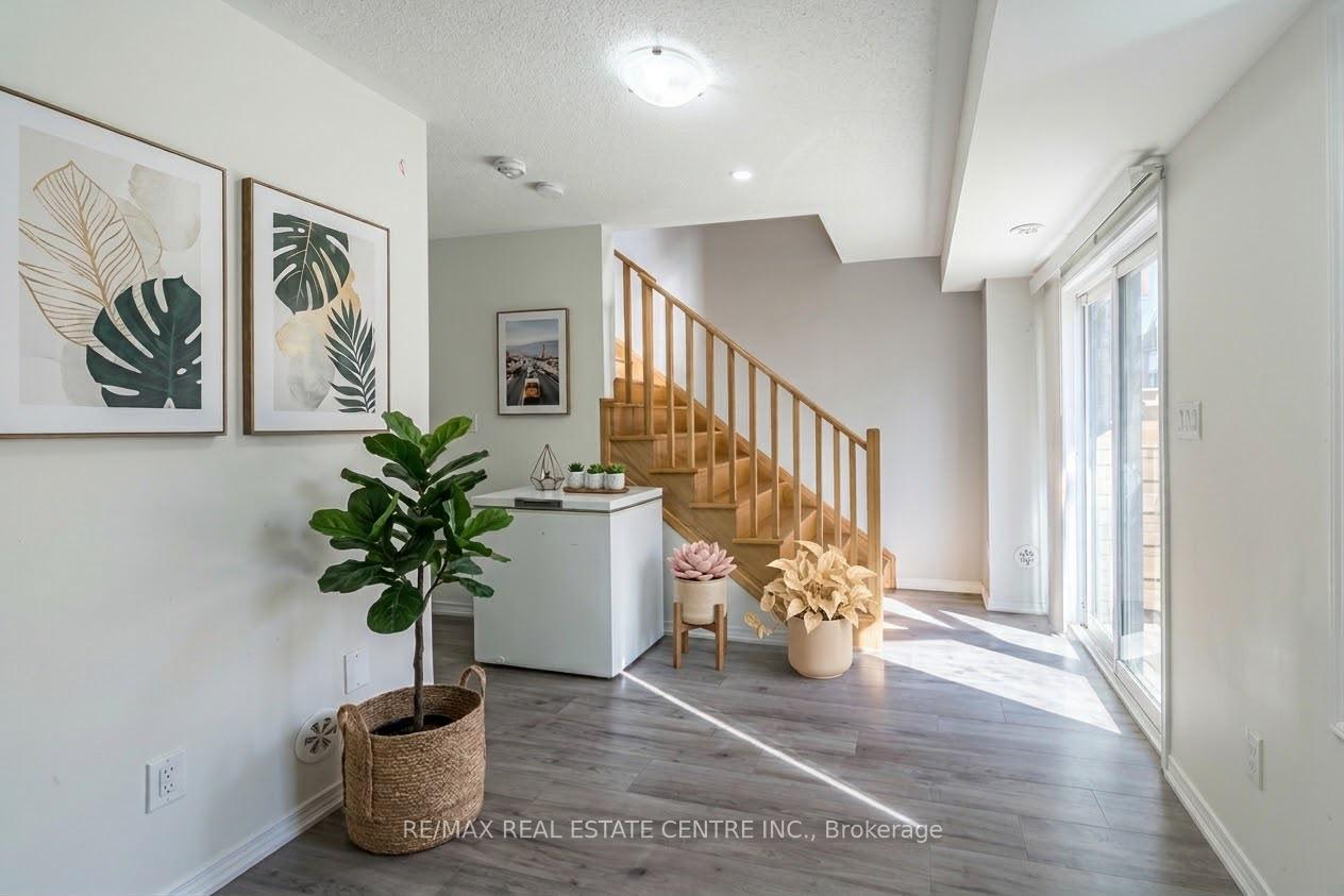 Photo 16 of Unit 95, 91 Danzatore Path, Oshawa, Windfields — HOMEH