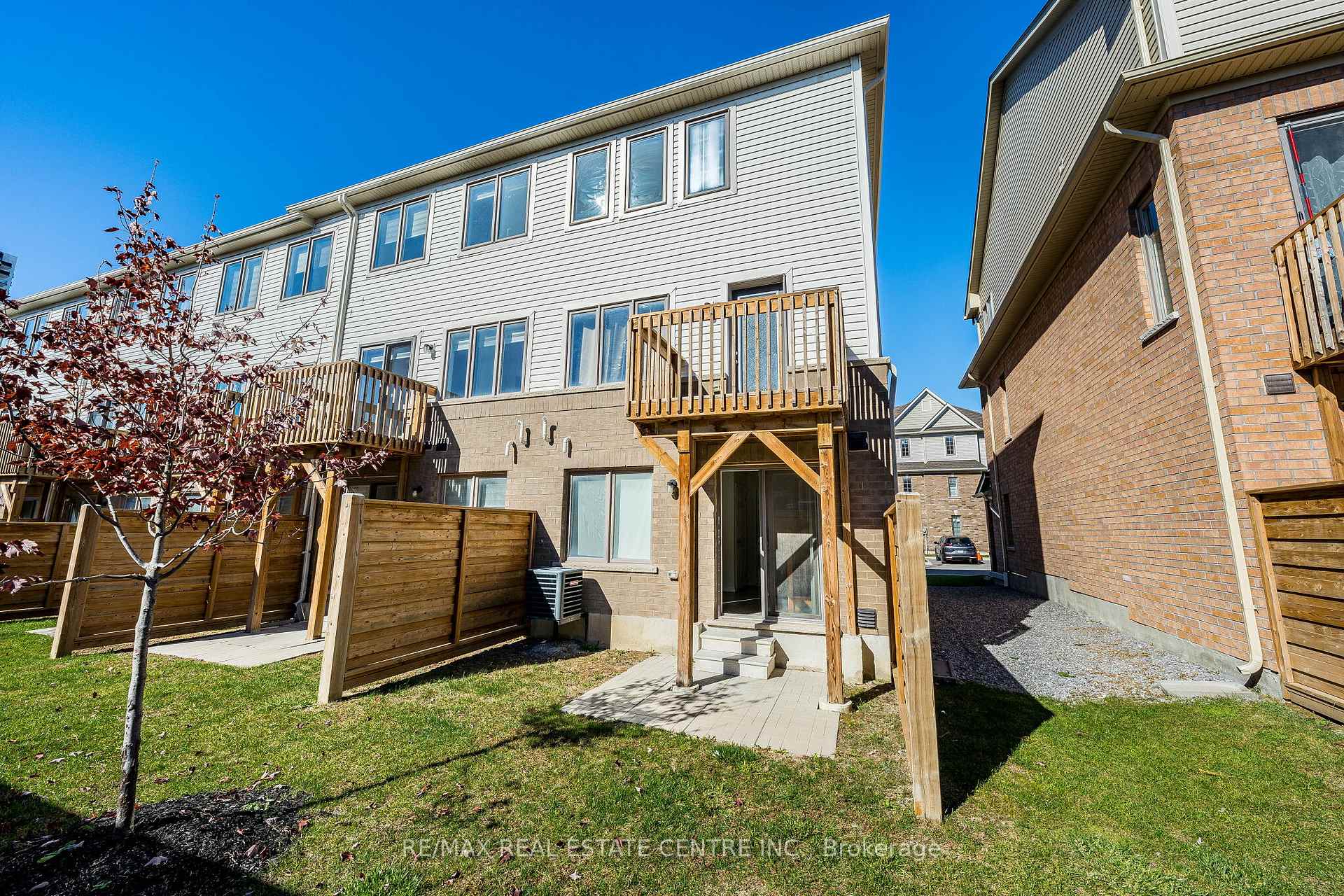 Photo 19 of Unit 95, 91 Danzatore Path, Oshawa, Windfields — HOMEH