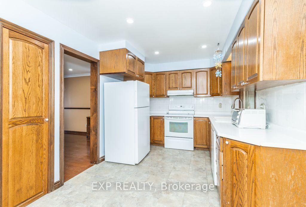 Photo 7 of Unit Main / Upper, 64 Burden Crescent, Ajax, South West — HOMEH