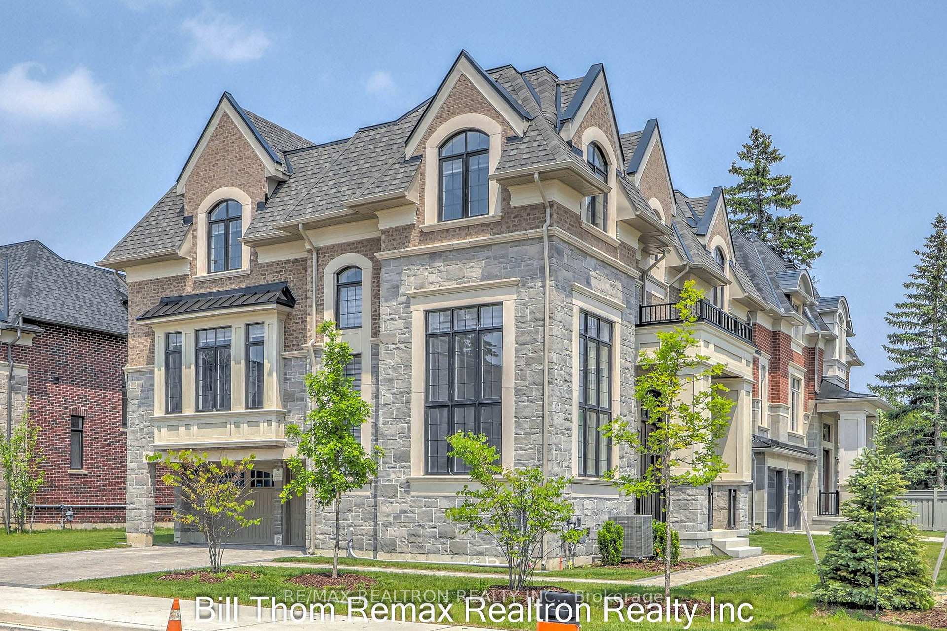 Photo of 168 Cummer Avenue
