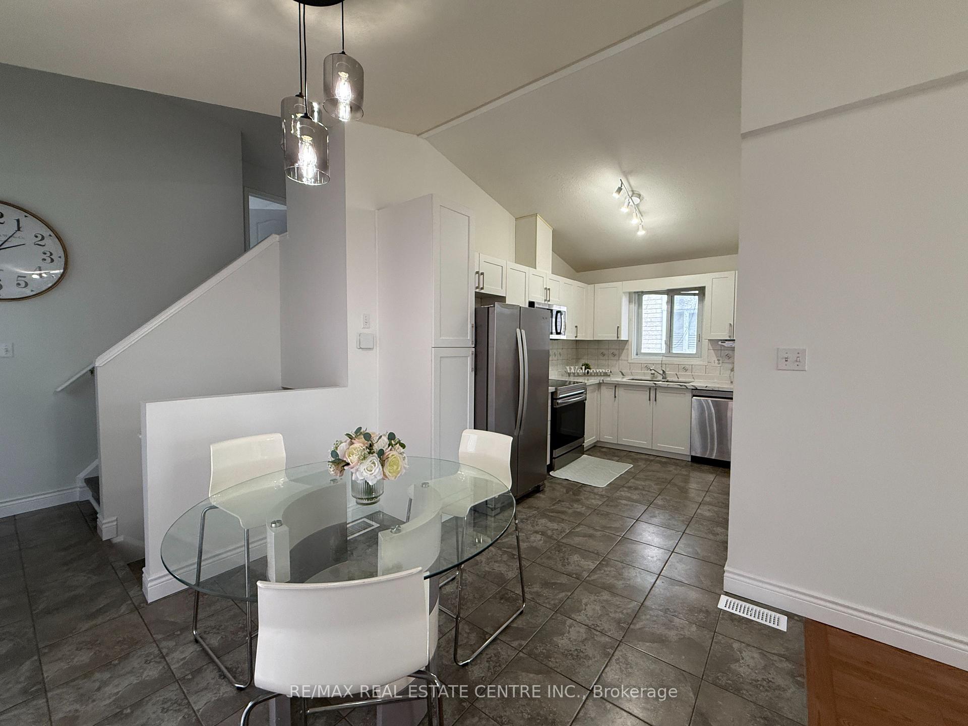 Photo 6 of 168 Copper Leaf Street, Kitchener, Larentian West — HOMEH