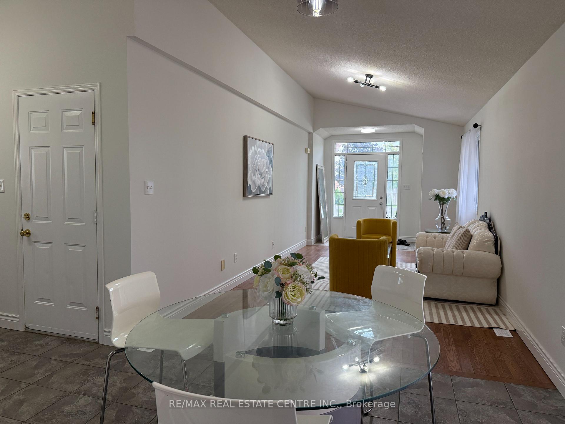 Photo 9 of 168 Copper Leaf Street, Kitchener, Larentian West — HOMEH