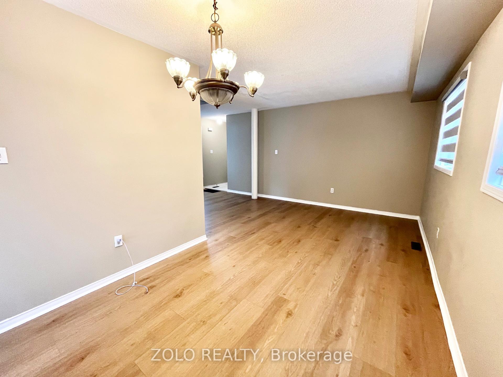Photo 10 of 19 Saddletree Trail, Brampton, Brampton West — HOMEH