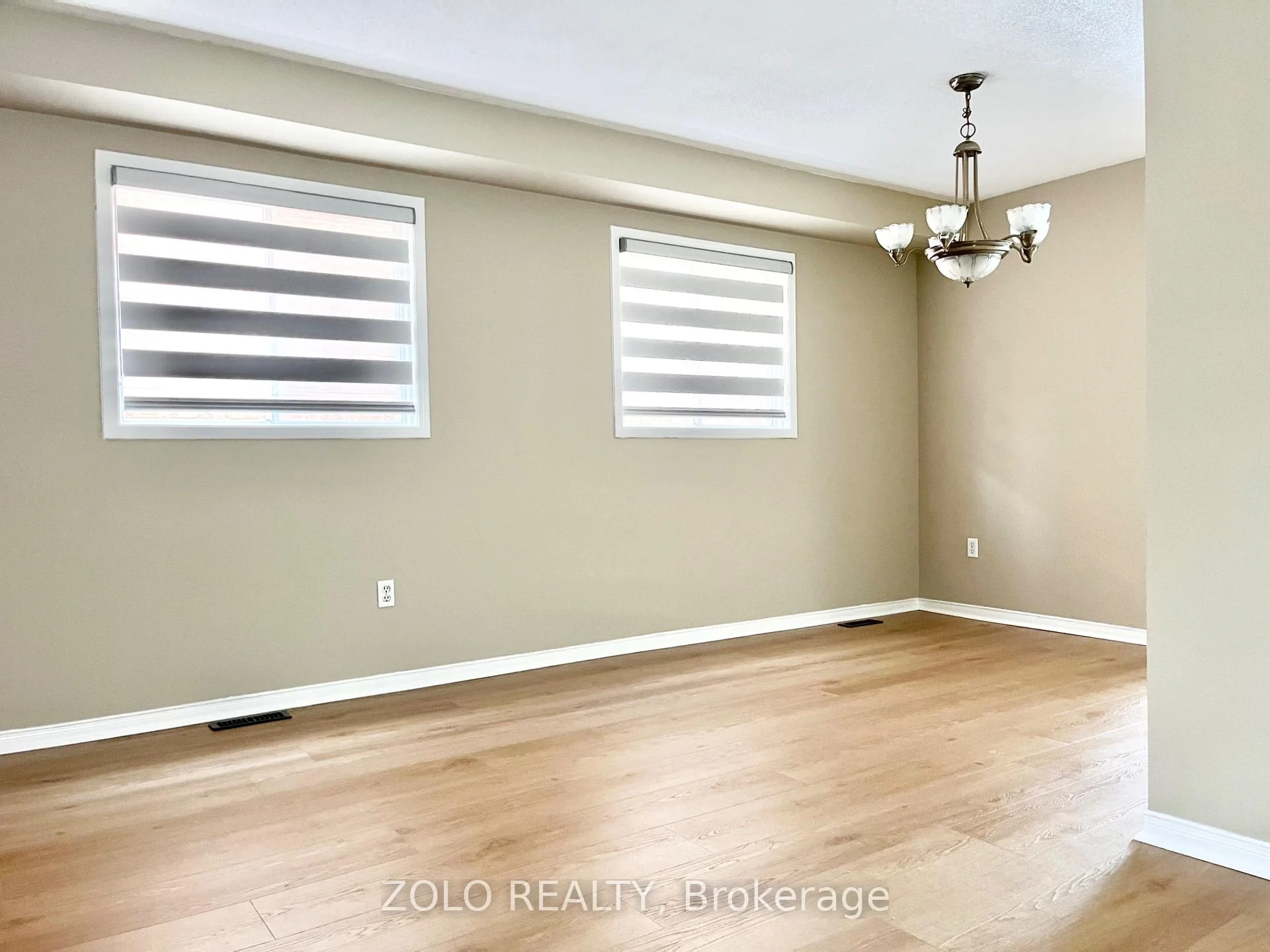 Photo 9 of 19 Saddletree Trail, Brampton, Brampton West — HOMEH