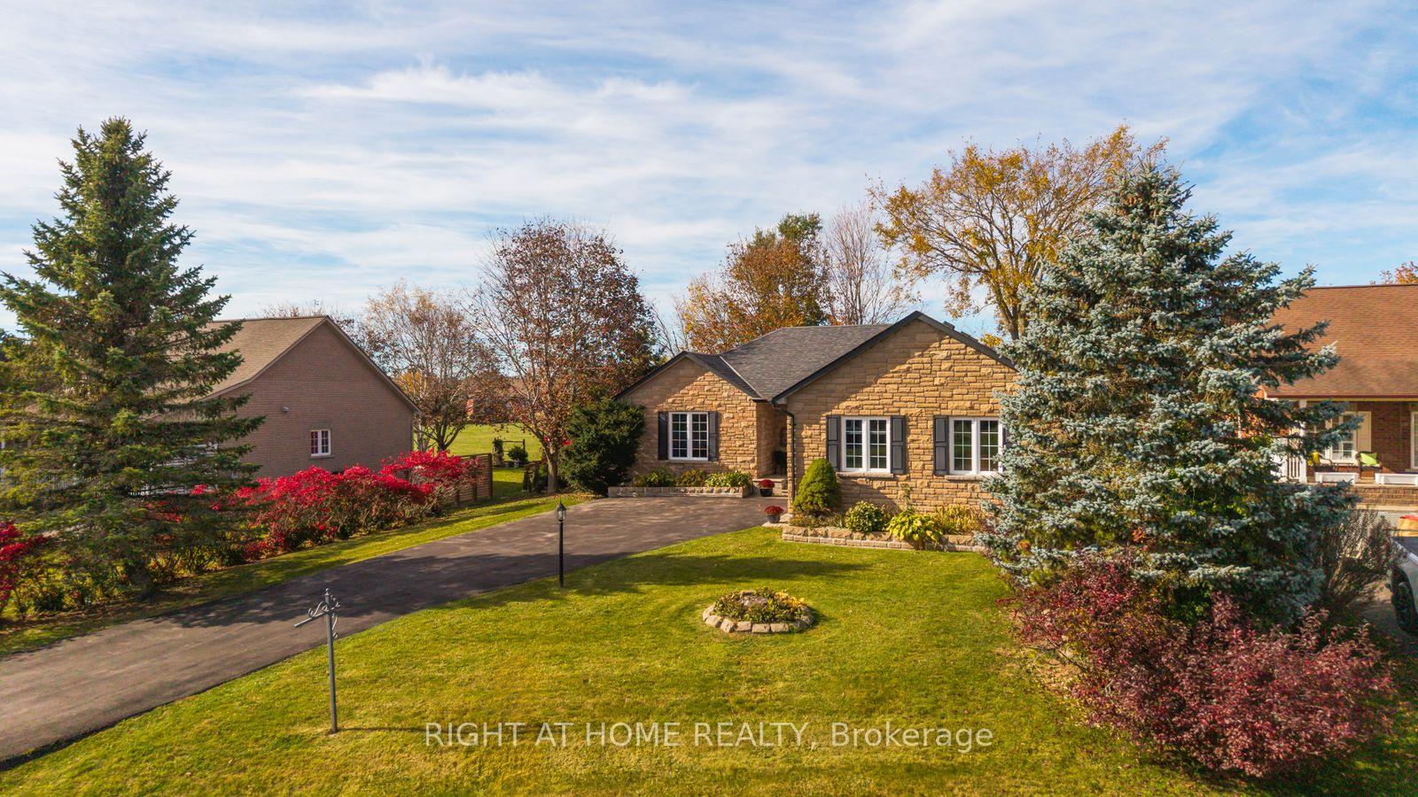 Photo 2 of 21 Crescent Moon Lane, Kawartha Lakes, Mariposa — HOMEH