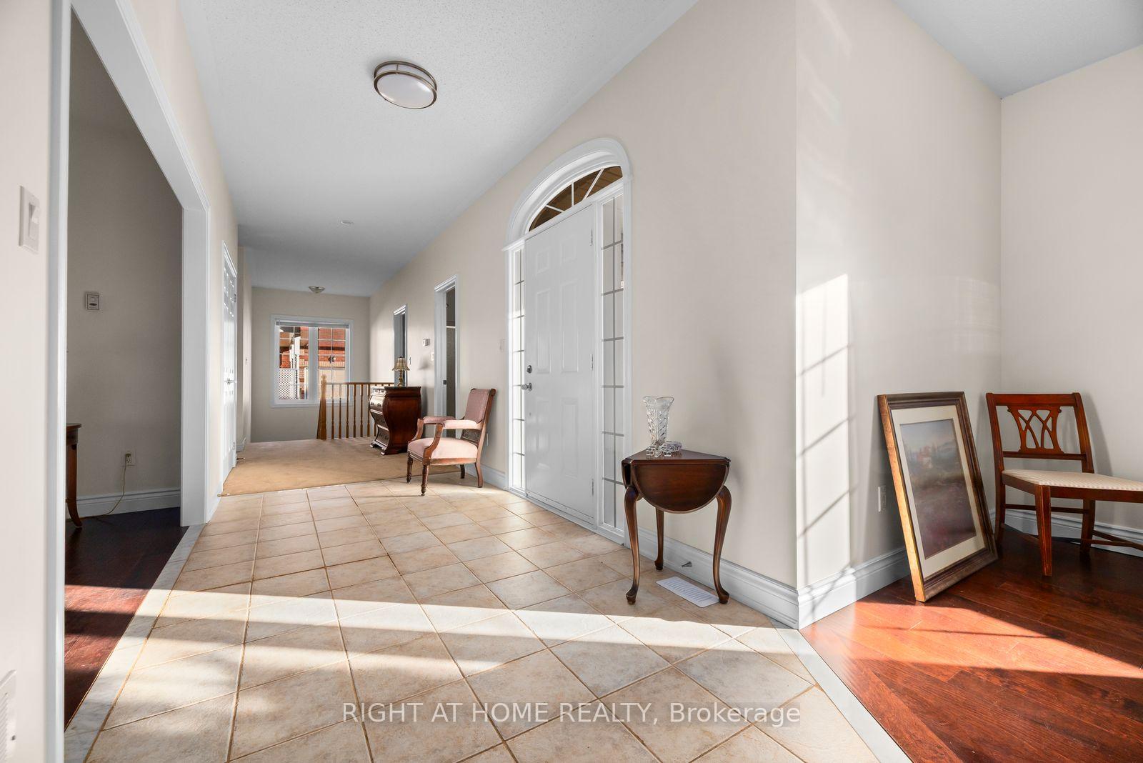 Photo 4 of 21 Crescent Moon Lane, Kawartha Lakes, Mariposa — HOMEH