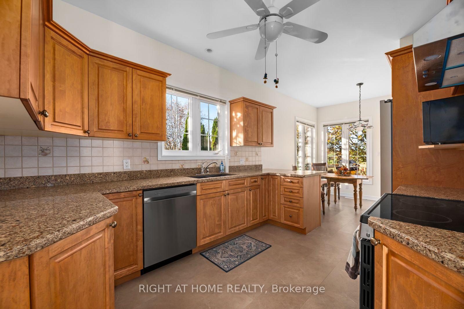 Photo 8 of 21 Crescent Moon Lane, Kawartha Lakes, Mariposa — HOMEH