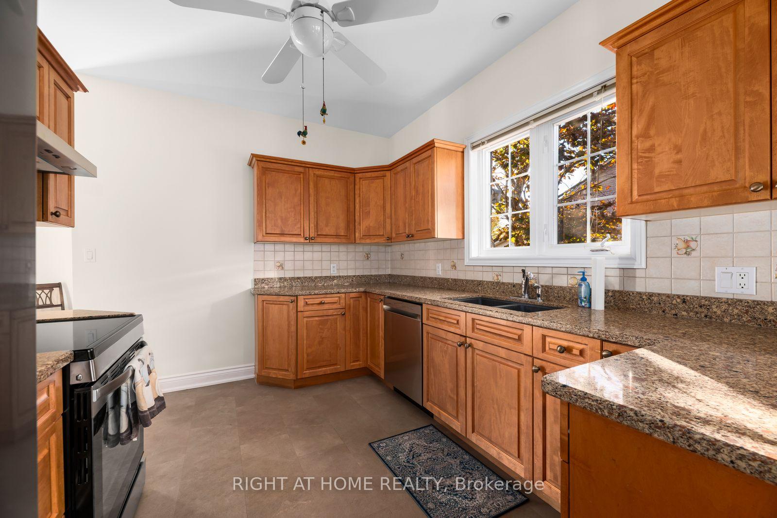 Photo 10 of 21 Crescent Moon Lane, Kawartha Lakes, Mariposa — HOMEH
