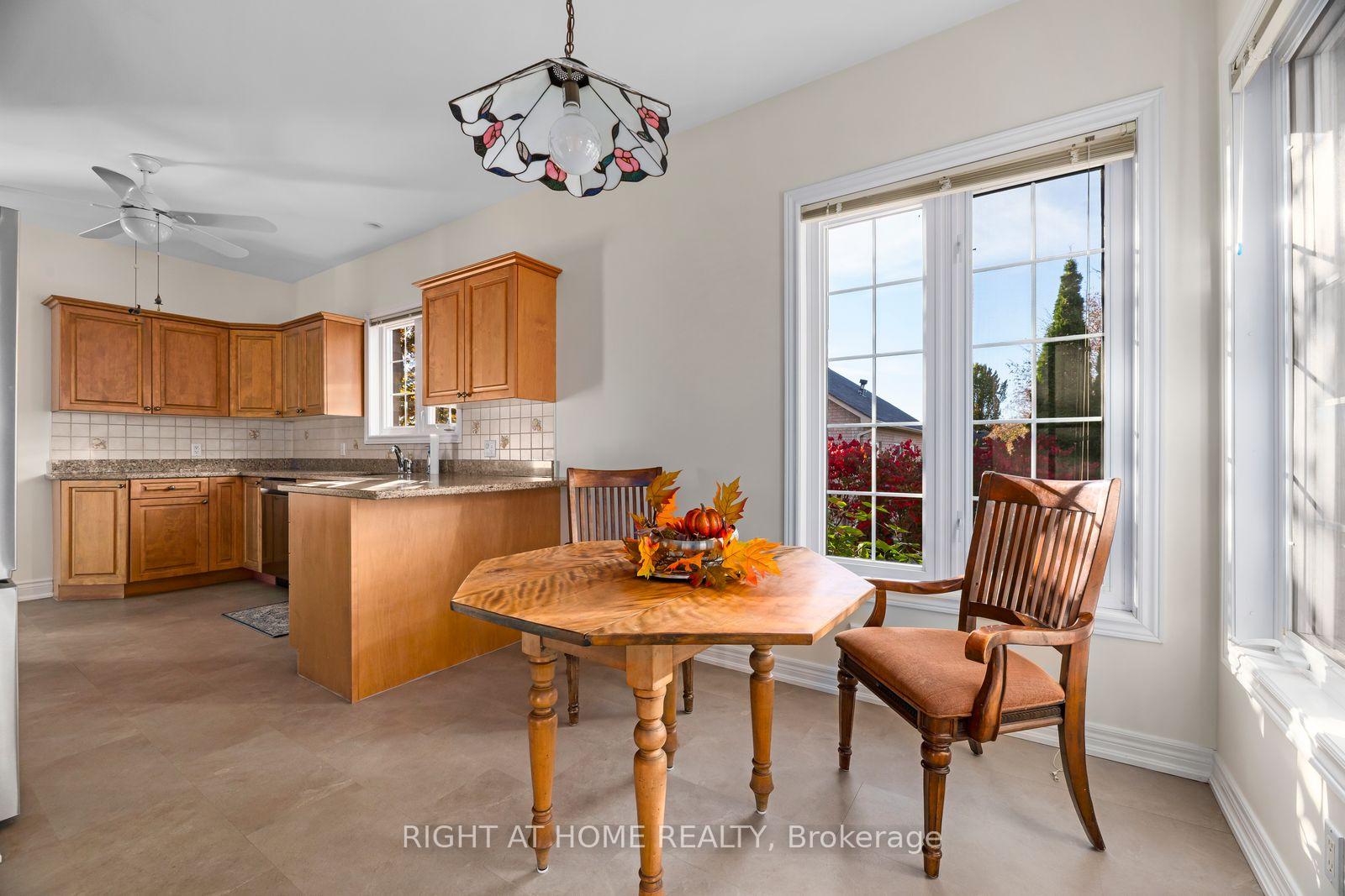 Photo 11 of 21 Crescent Moon Lane, Kawartha Lakes, Mariposa — HOMEH